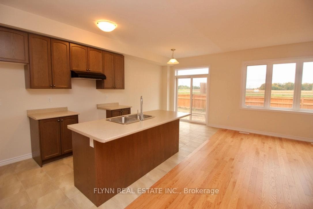 272 EXPLORER Way photo 3