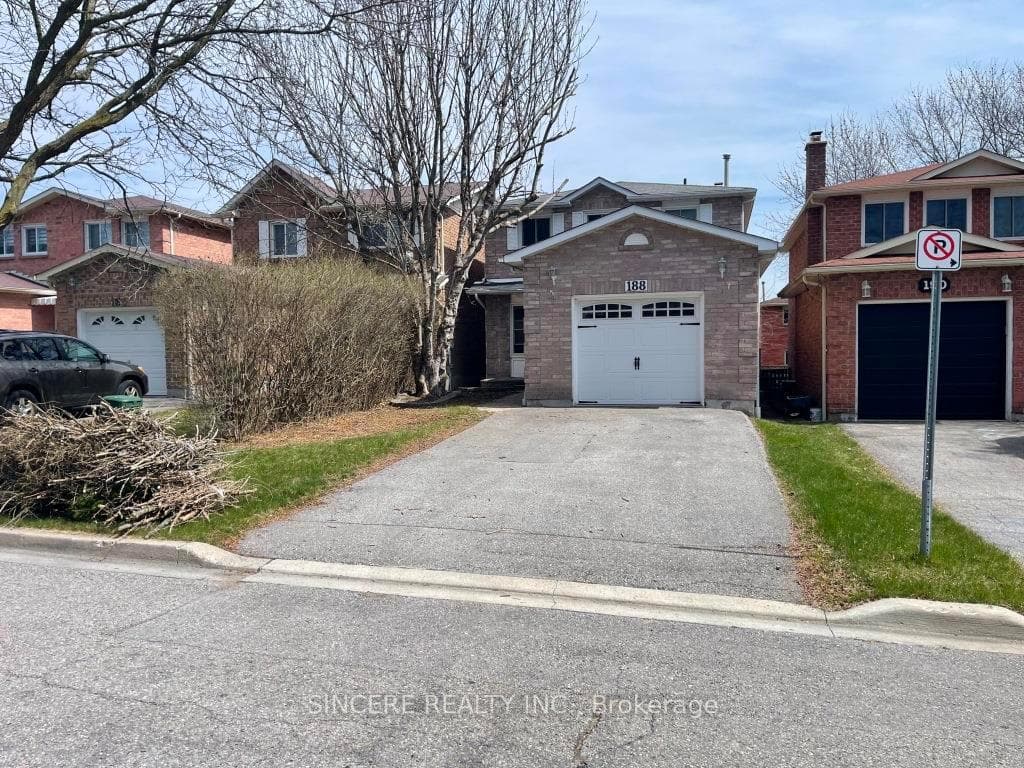 188 Daniels Crescent photo 1