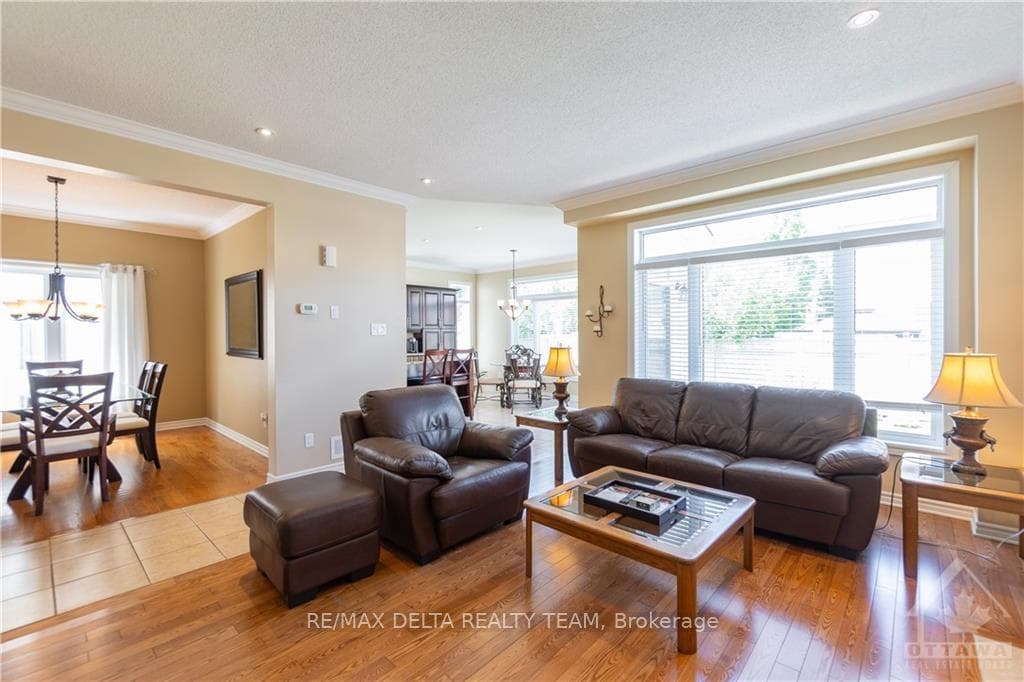900 GOSNELL Terrace photo 12