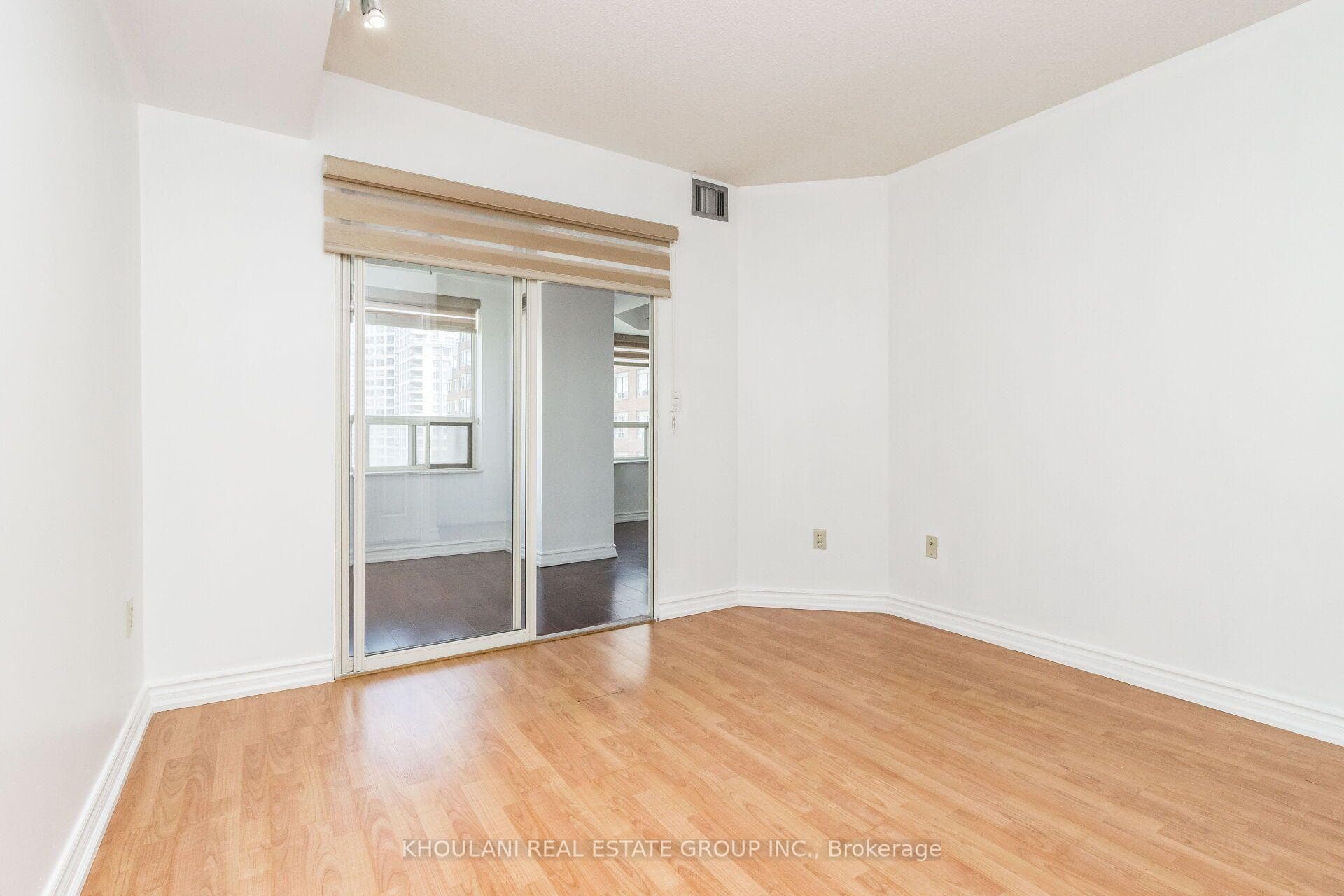 335 Webb Drive Unit 2006 photo 33