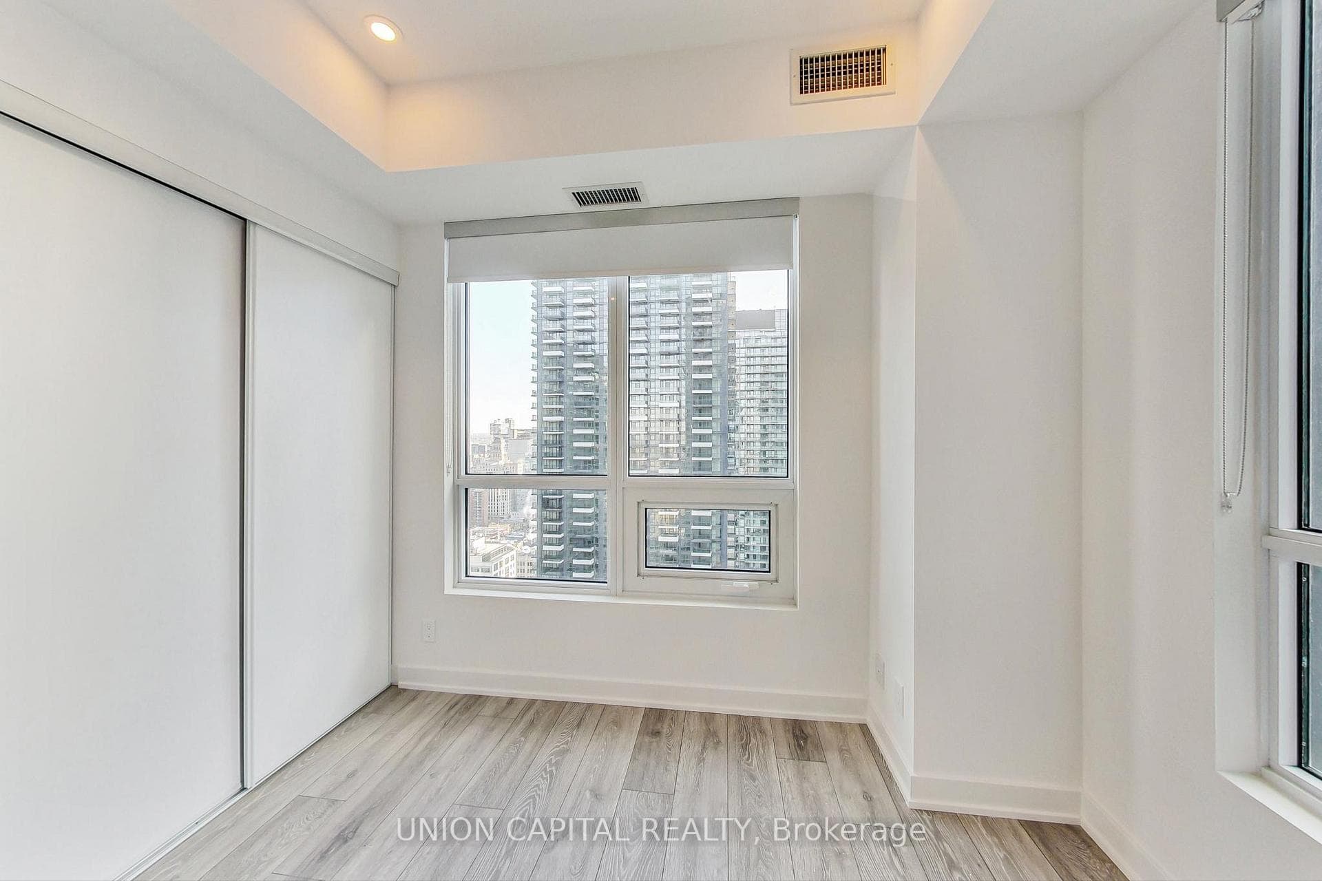 108 Peter Street Unit 3305 photo 13