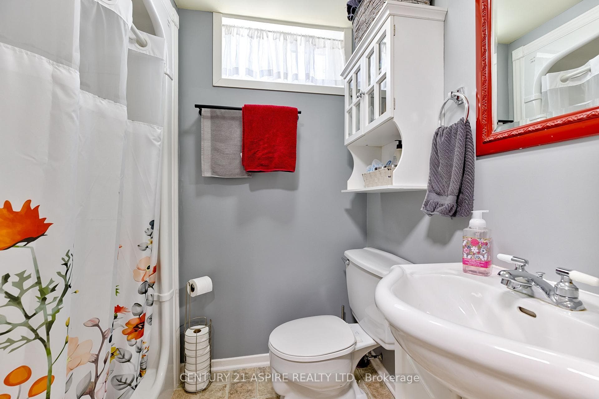 15 Roy Street photo 35