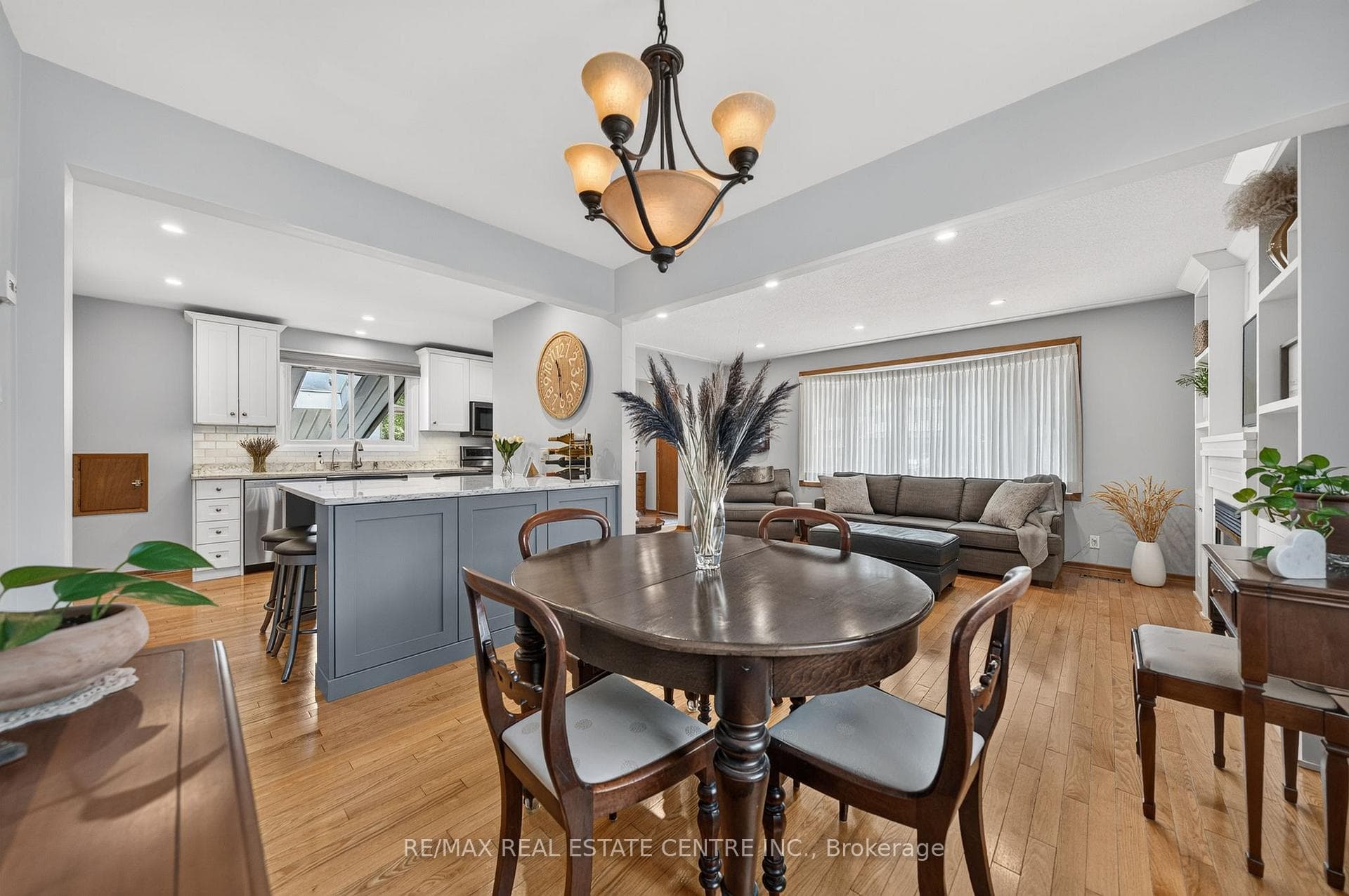 107 Laurentian Drive photo 11