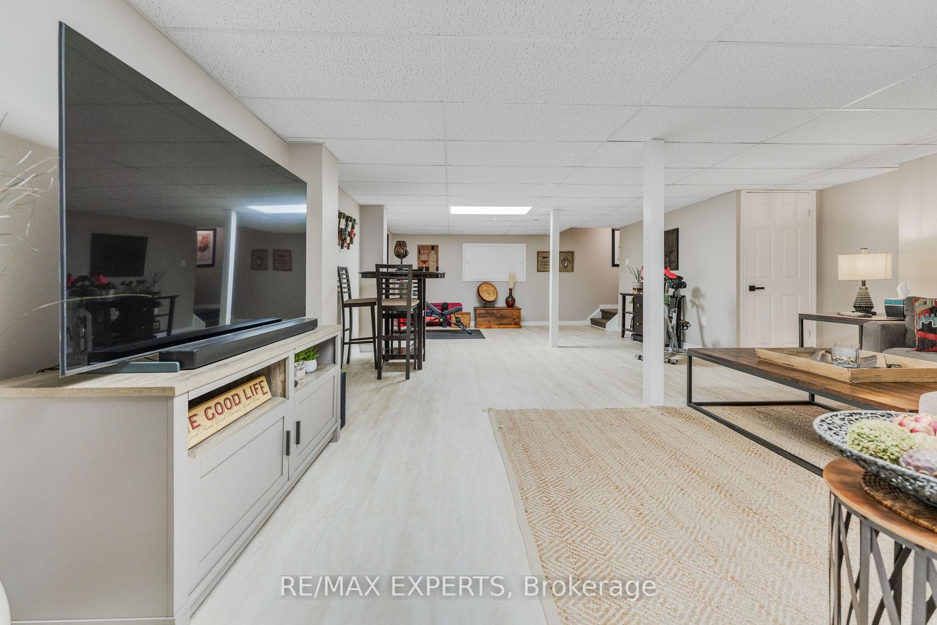 608 Simcoe Street Unit 19 photo 27