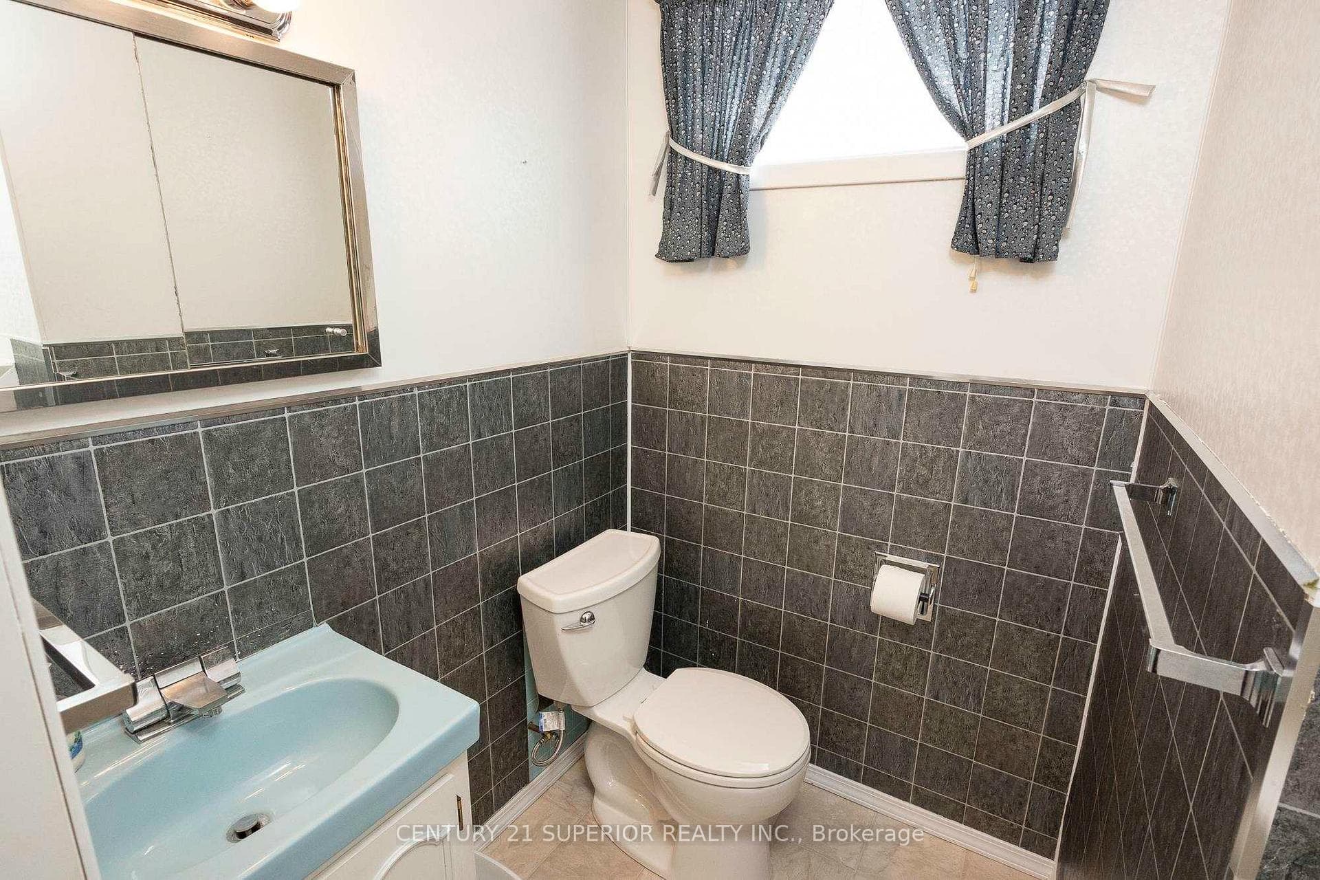 105 Hinton Ave photo 36