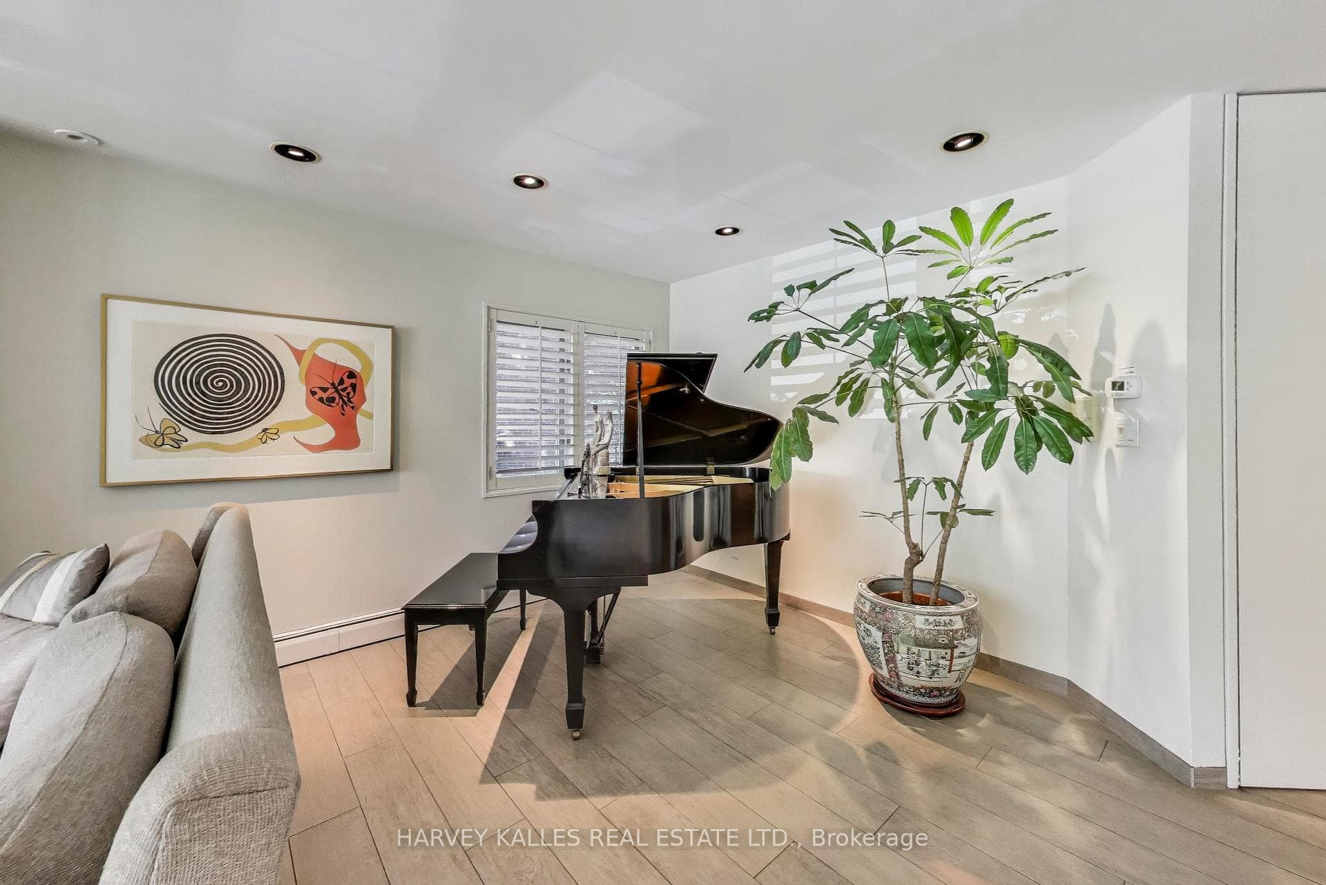 103 Vesta Drive photo 9