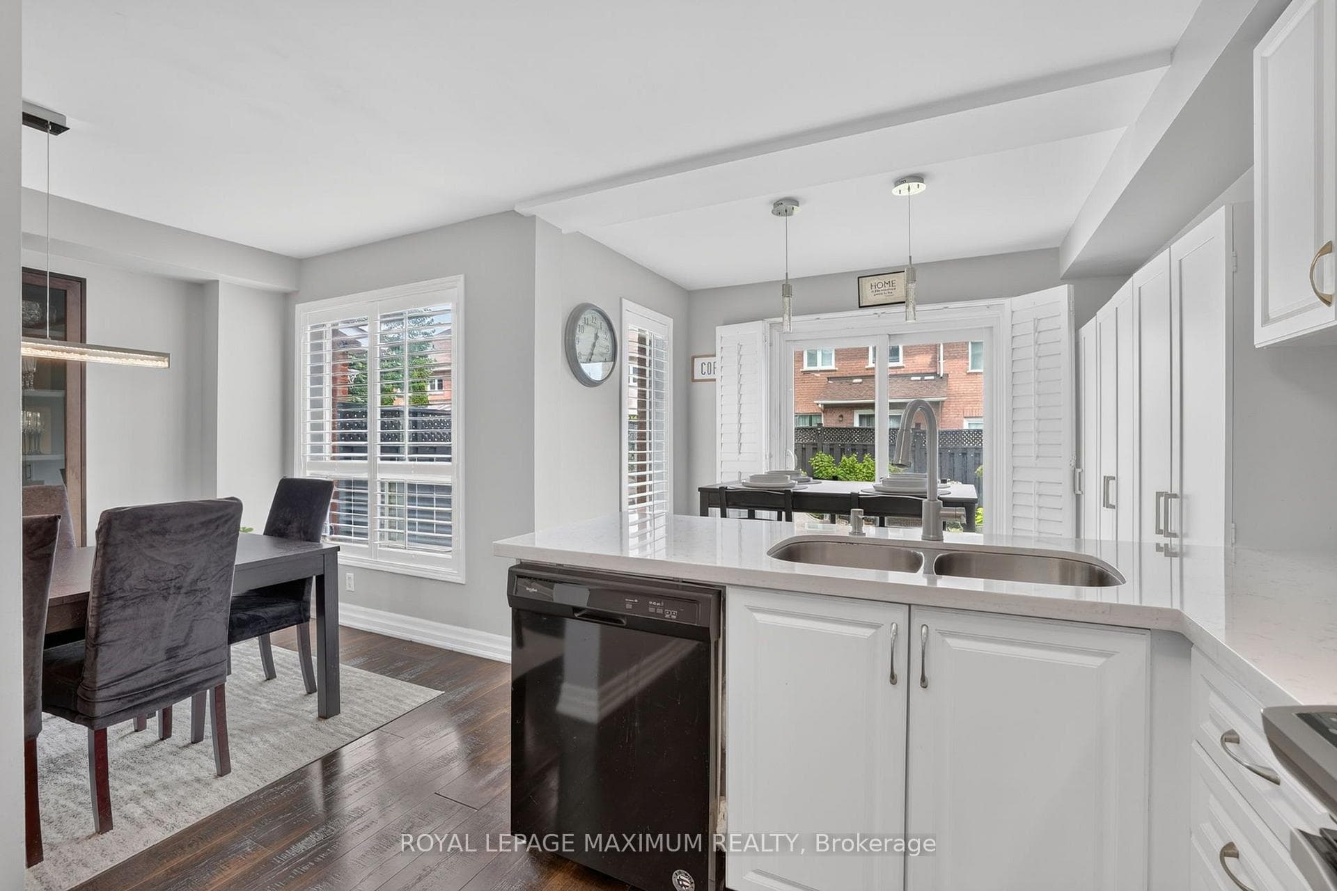 6 Jensen Court photo 15