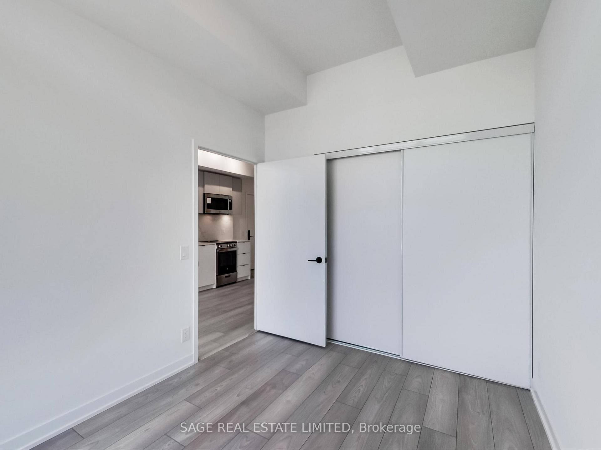 285 Dufferin Street Unit 1401 photo 37