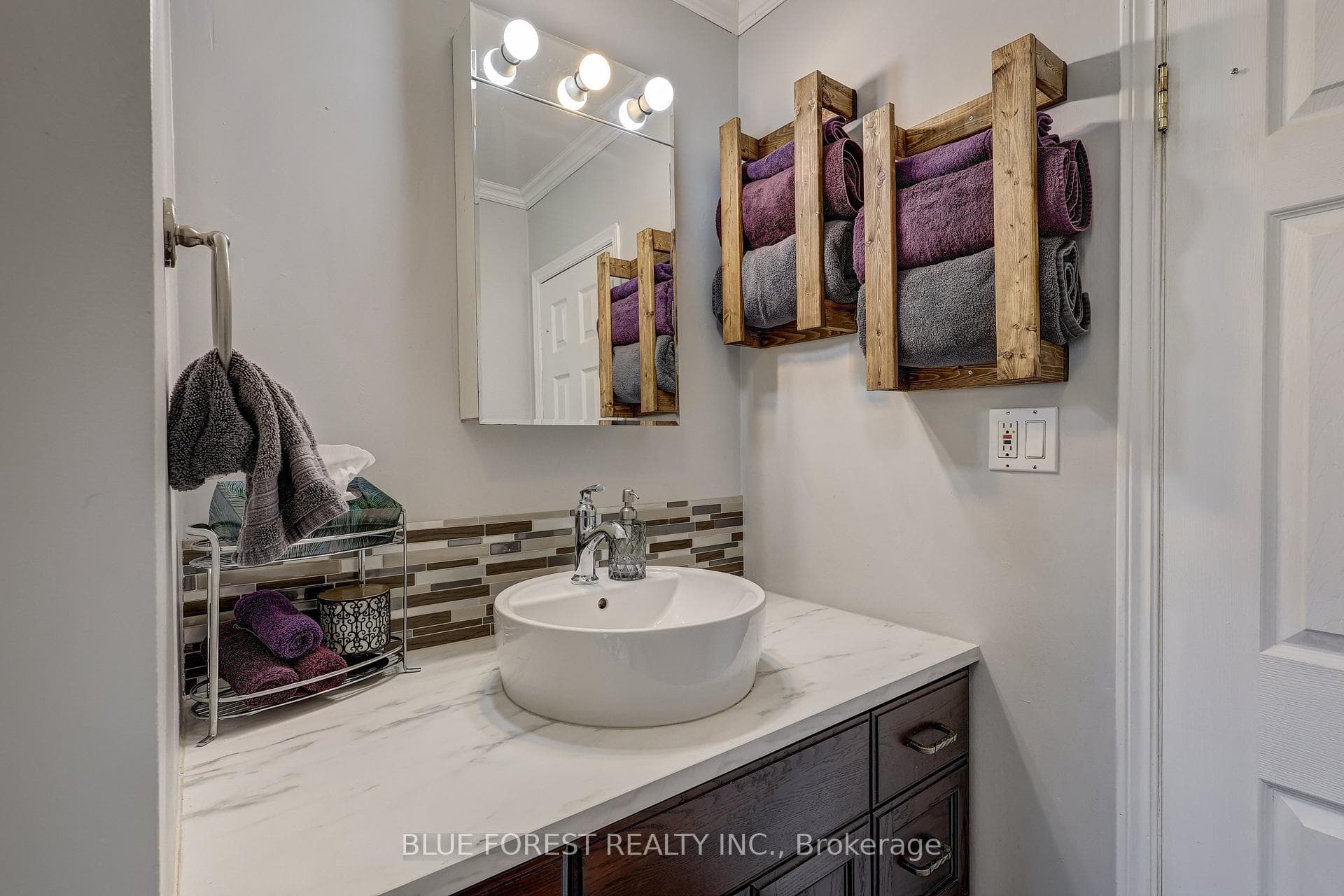 135 Erie Street photo 30