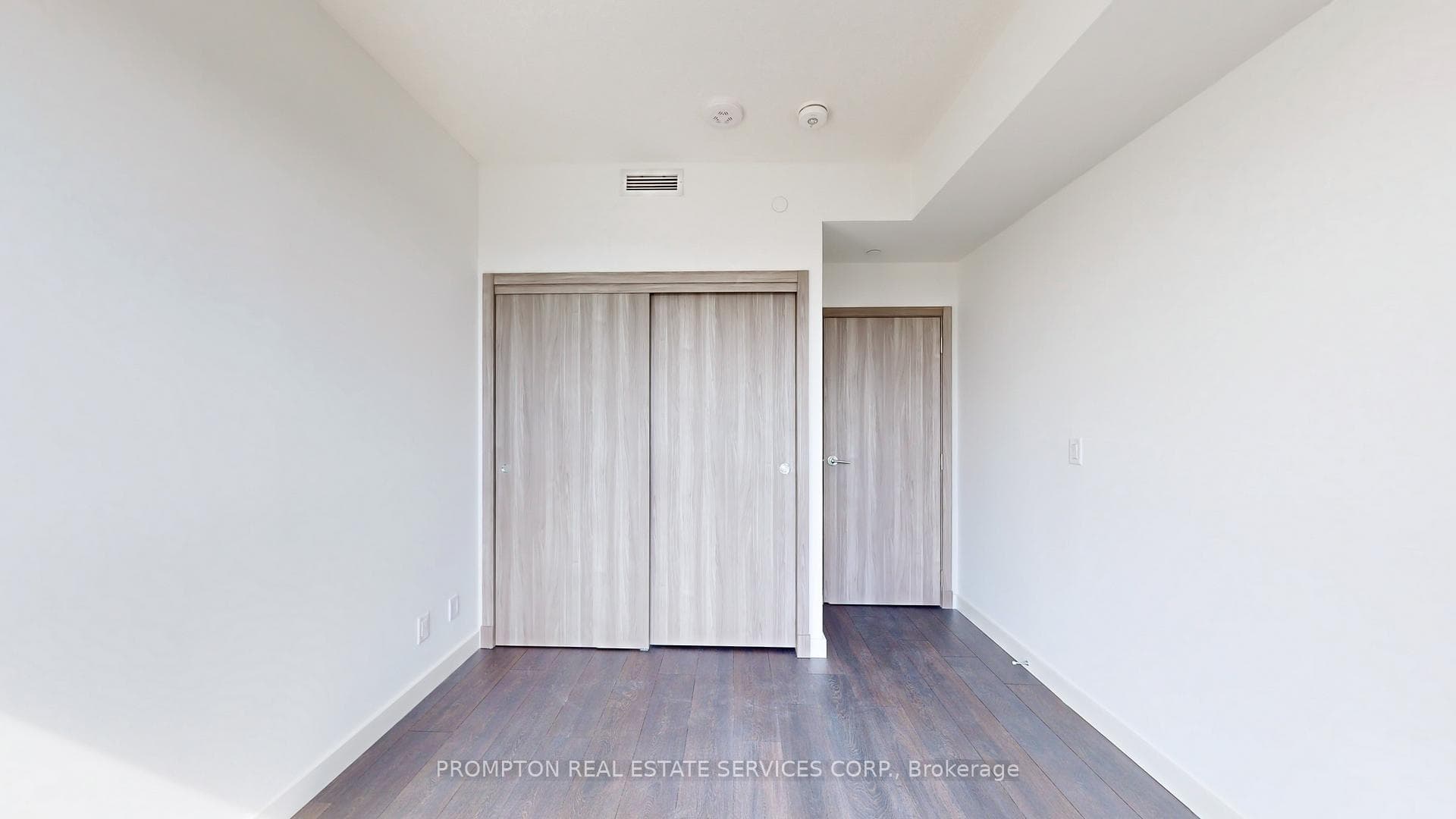 25 Mcmahon Drive Unit 1506 photo 24