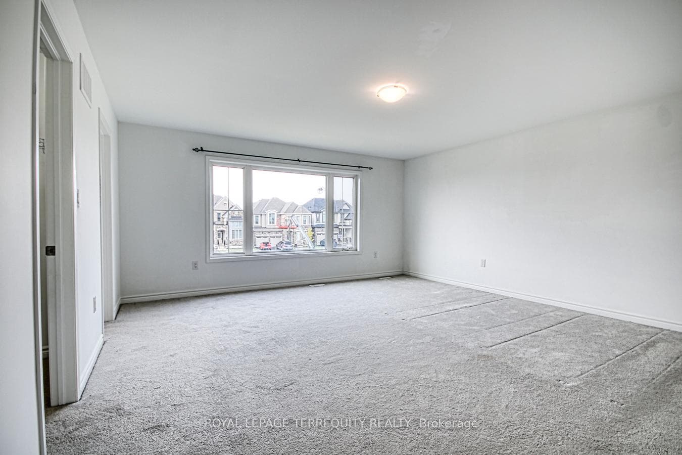 385 Gordon Krantz Avenue photo 31