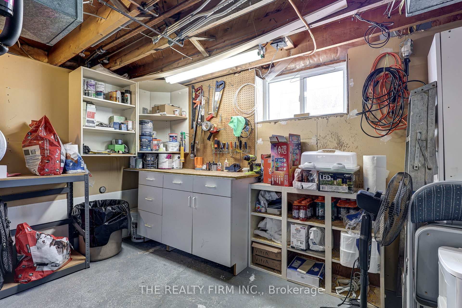 697 Victoria Street photo 29