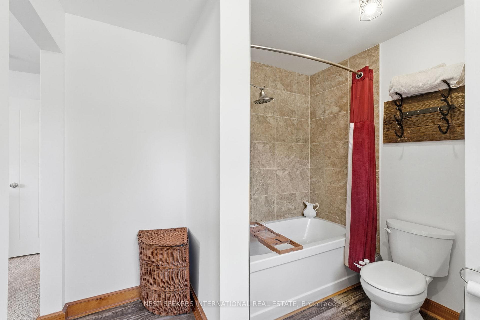 3184 Ravenscliffe Road photo 13