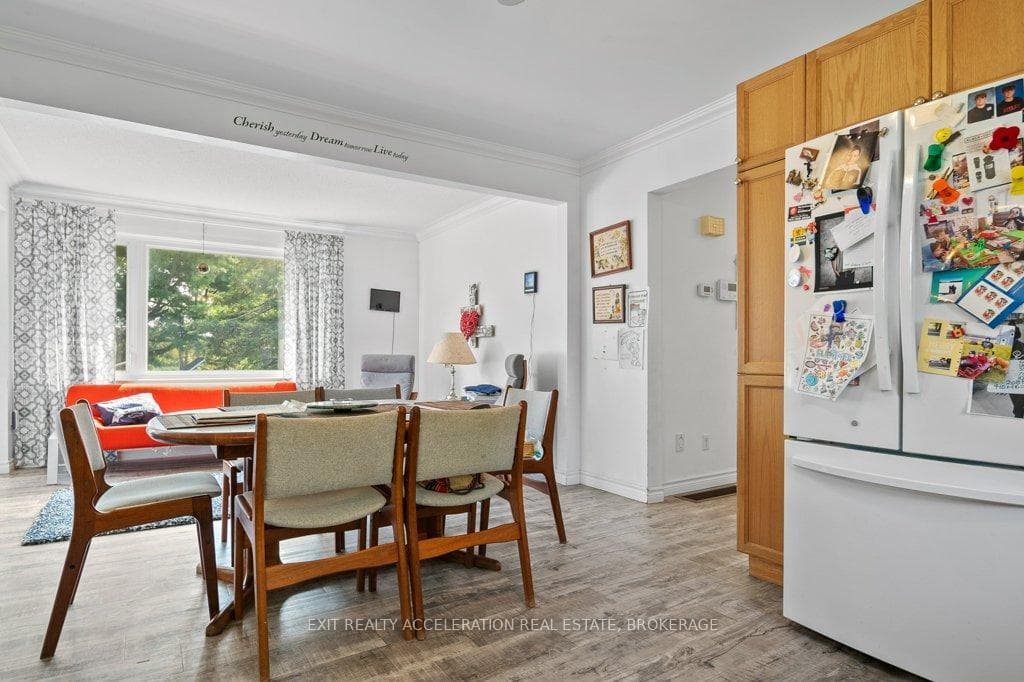 400 Dundas Street photo 5