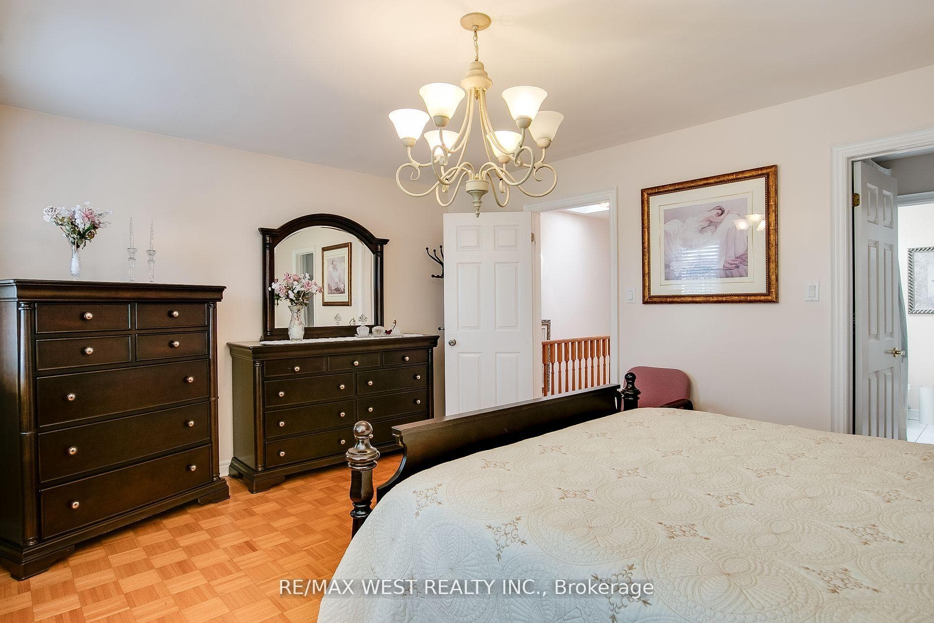 639 Caledonia Road photo 23