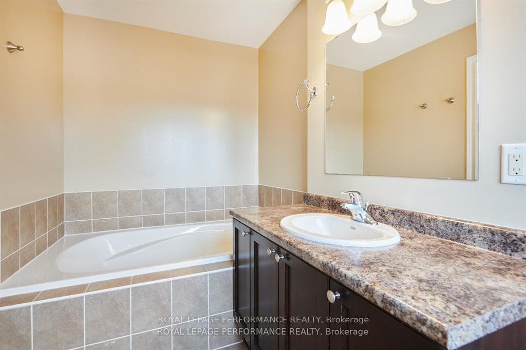 1843 ARROWGRASS Way photo 18