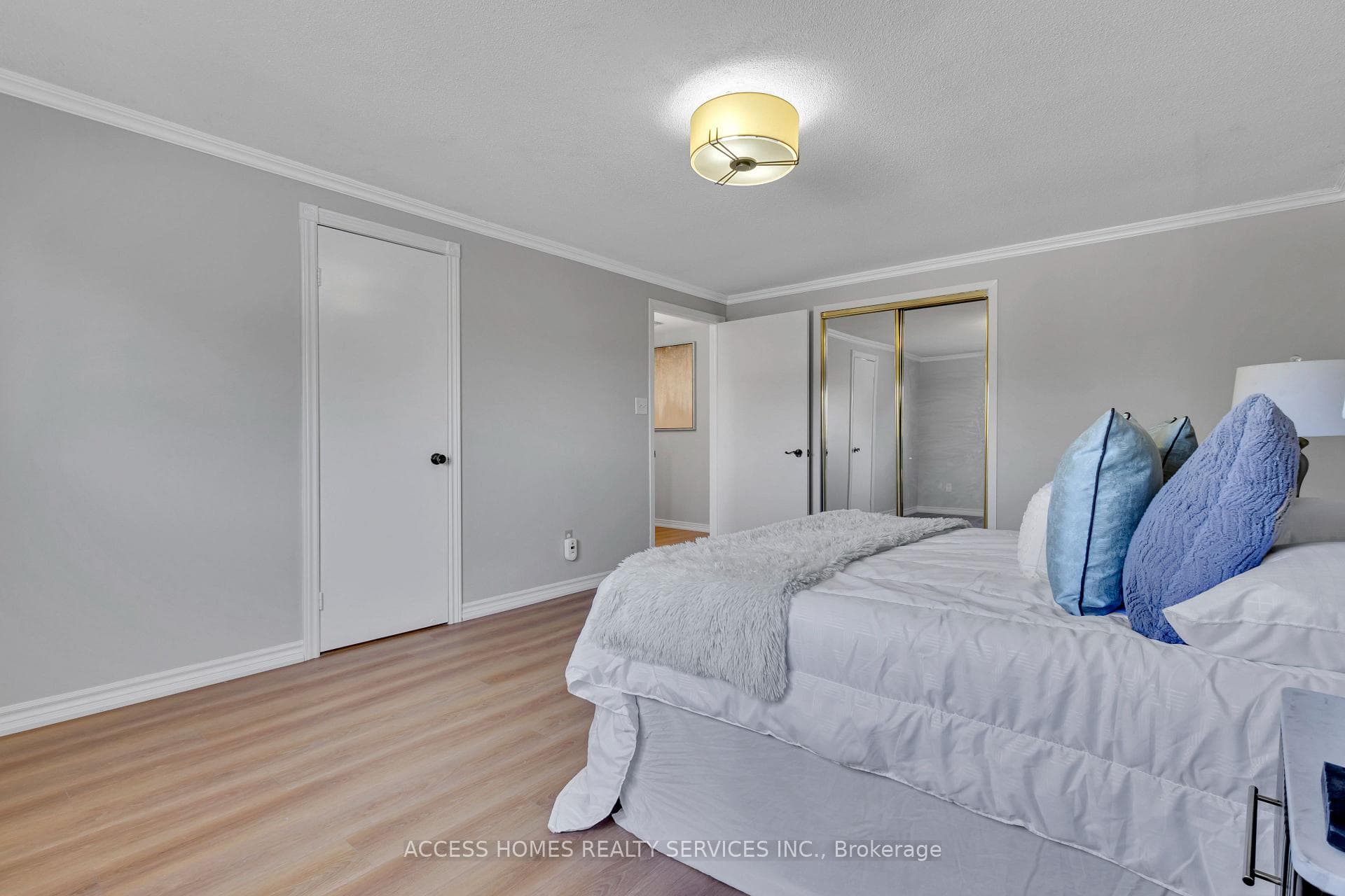 112 Banting Crescent photo 22