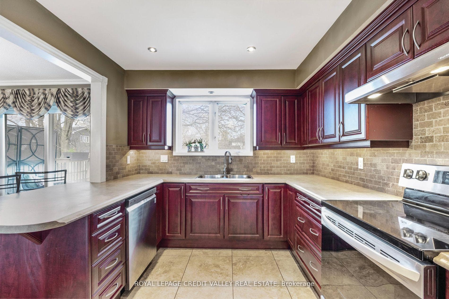 25 Caledon Crescent photo 14