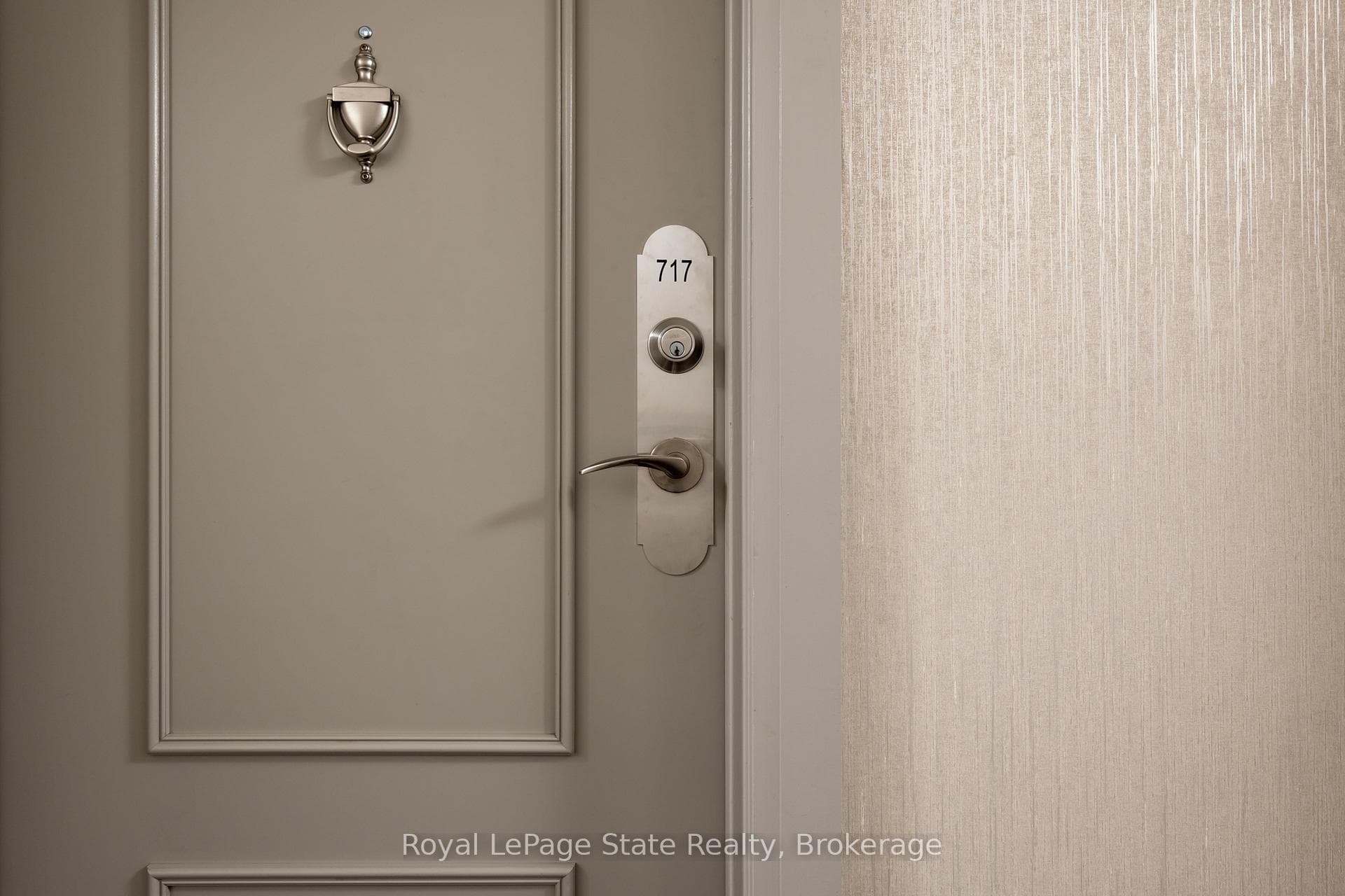 500 Green Road Unit 717 photo 8