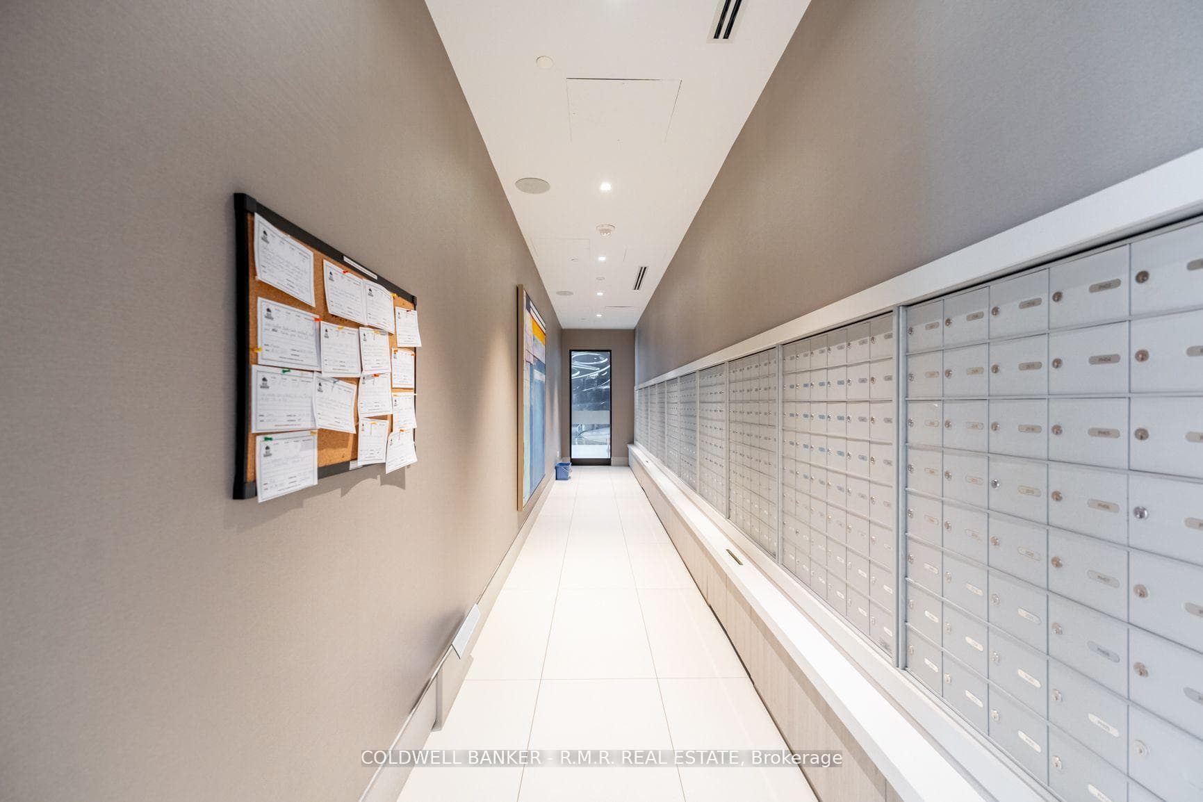 2550 Simcoe Street Unit 1704 photo 7