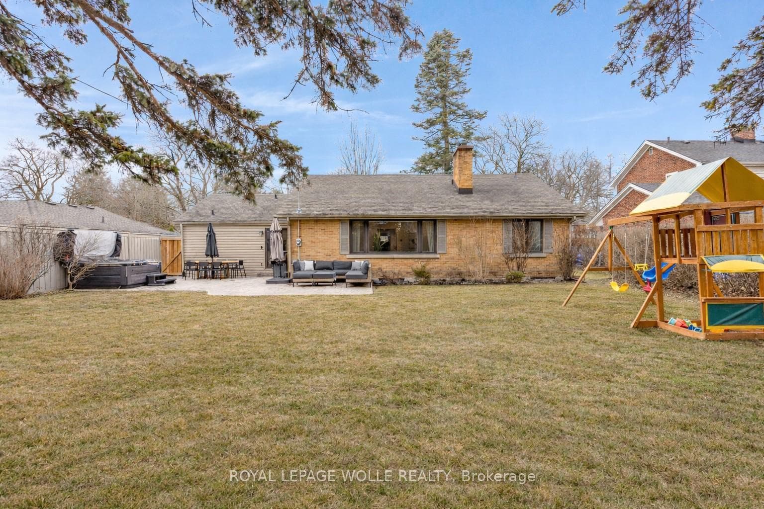 226 Forsyth Drive photo 43