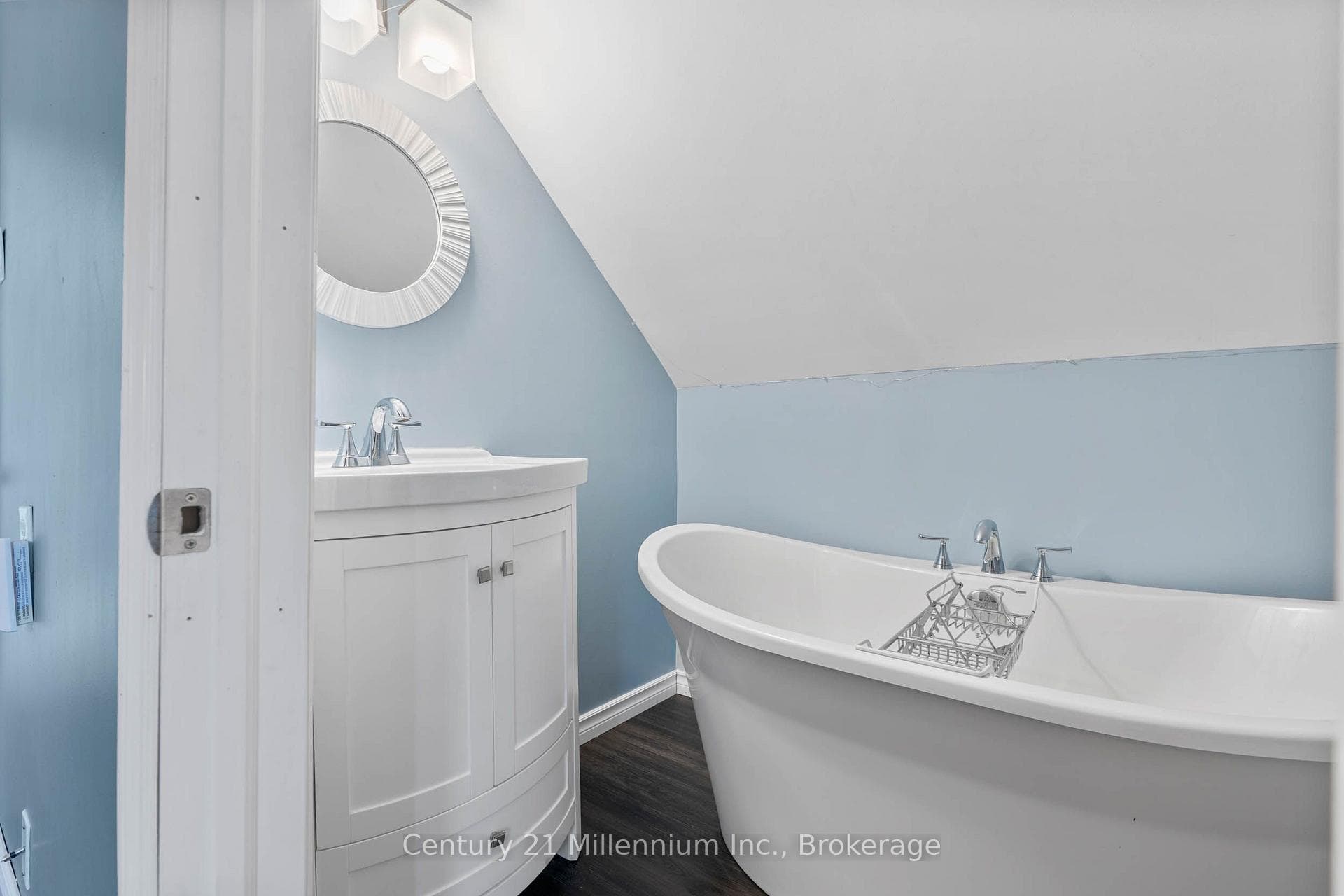 251 William Street photo 26