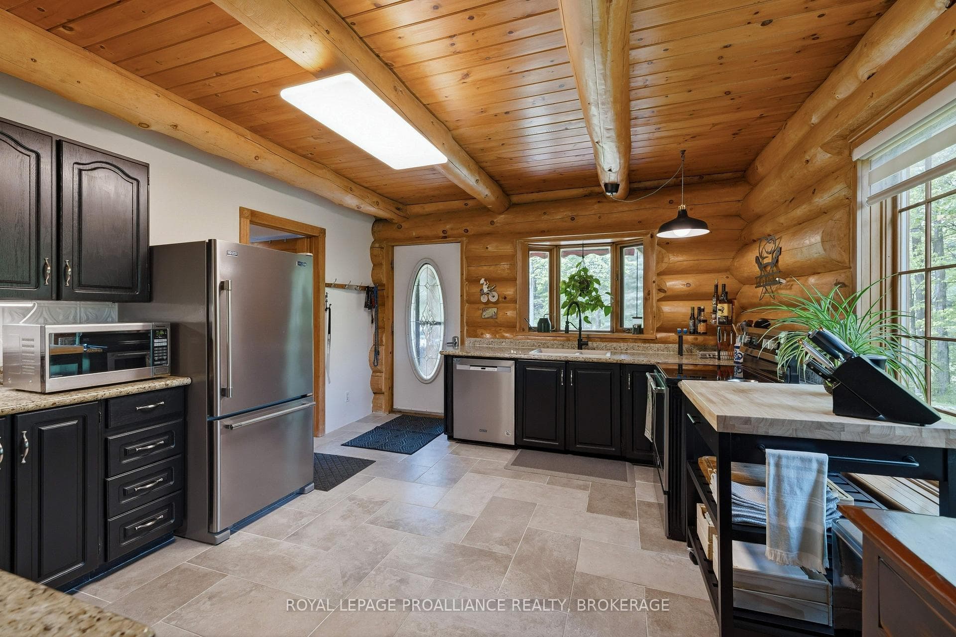 156 Darlingside Drive photo 7