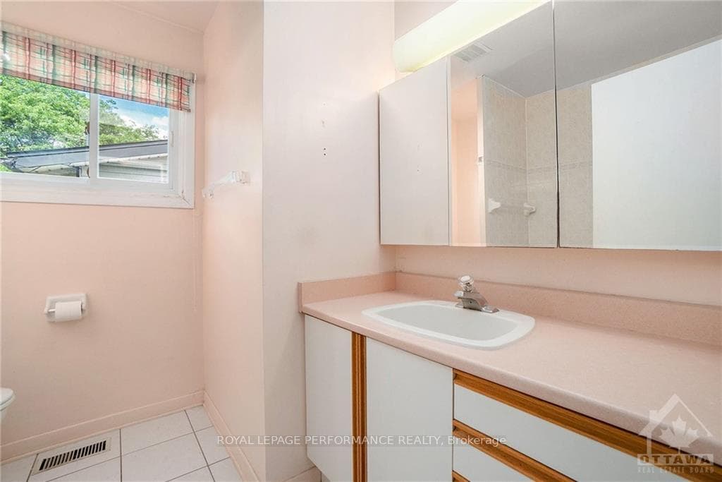 11 KILMORY Crescent photo 17