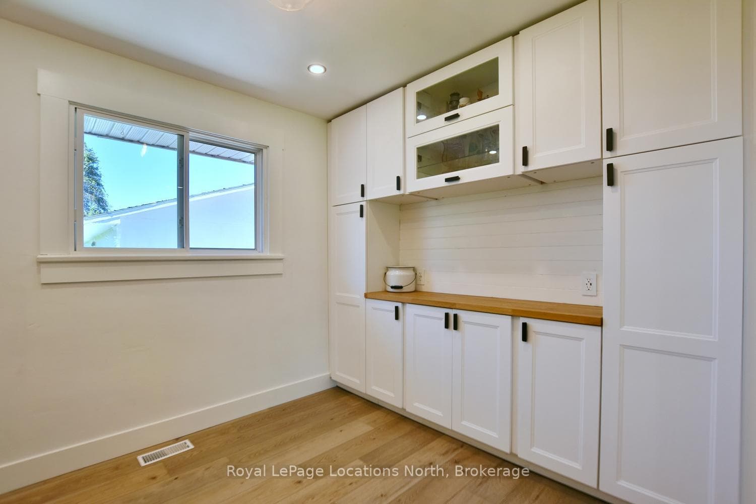 56 BATTEAUX Road photo 21