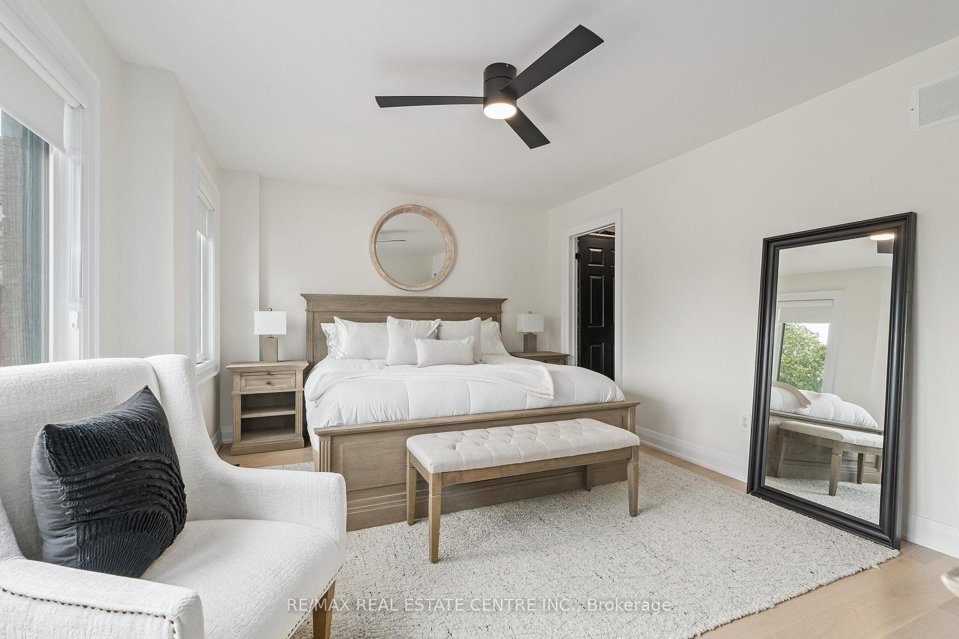 66 Curry Crescent photo 27