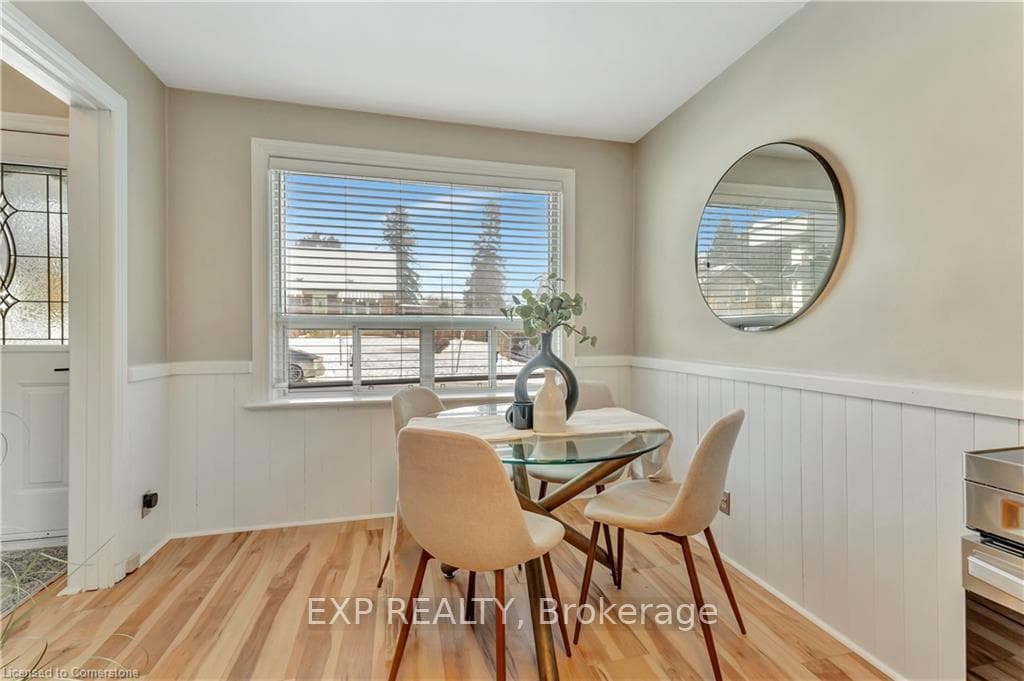 10 Rosewood Avenue photo 6