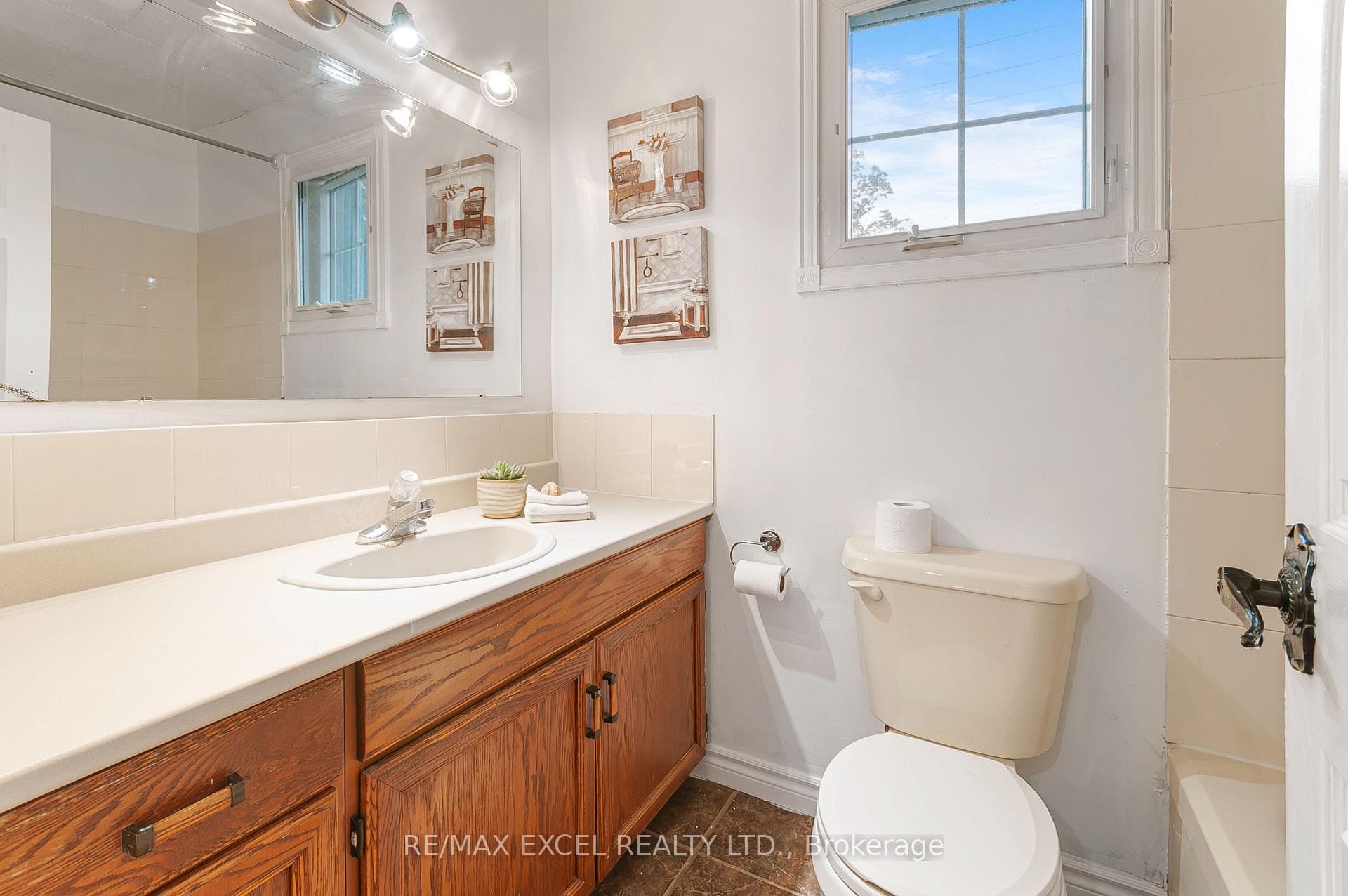 218 Angeline Street photo 14