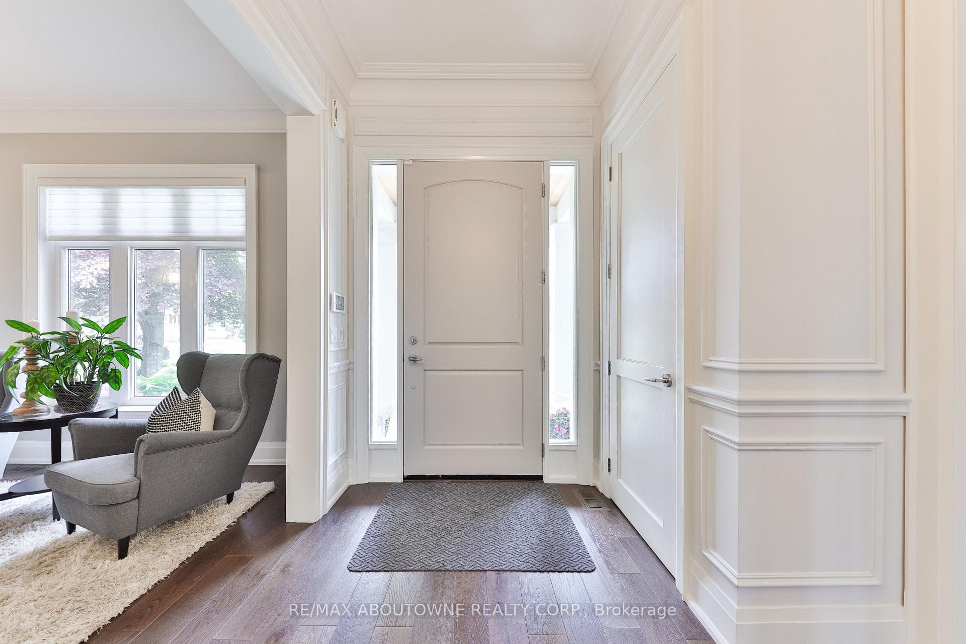 408 Saville Crescent photo 2