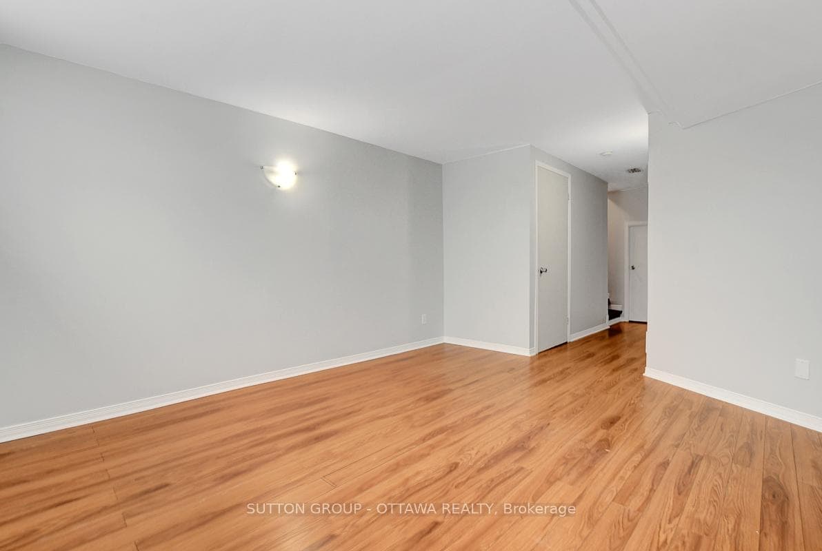 94 Crampton Drive photo 32
