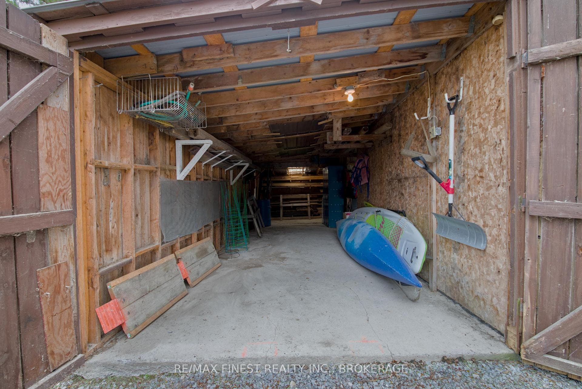 Detached garage
