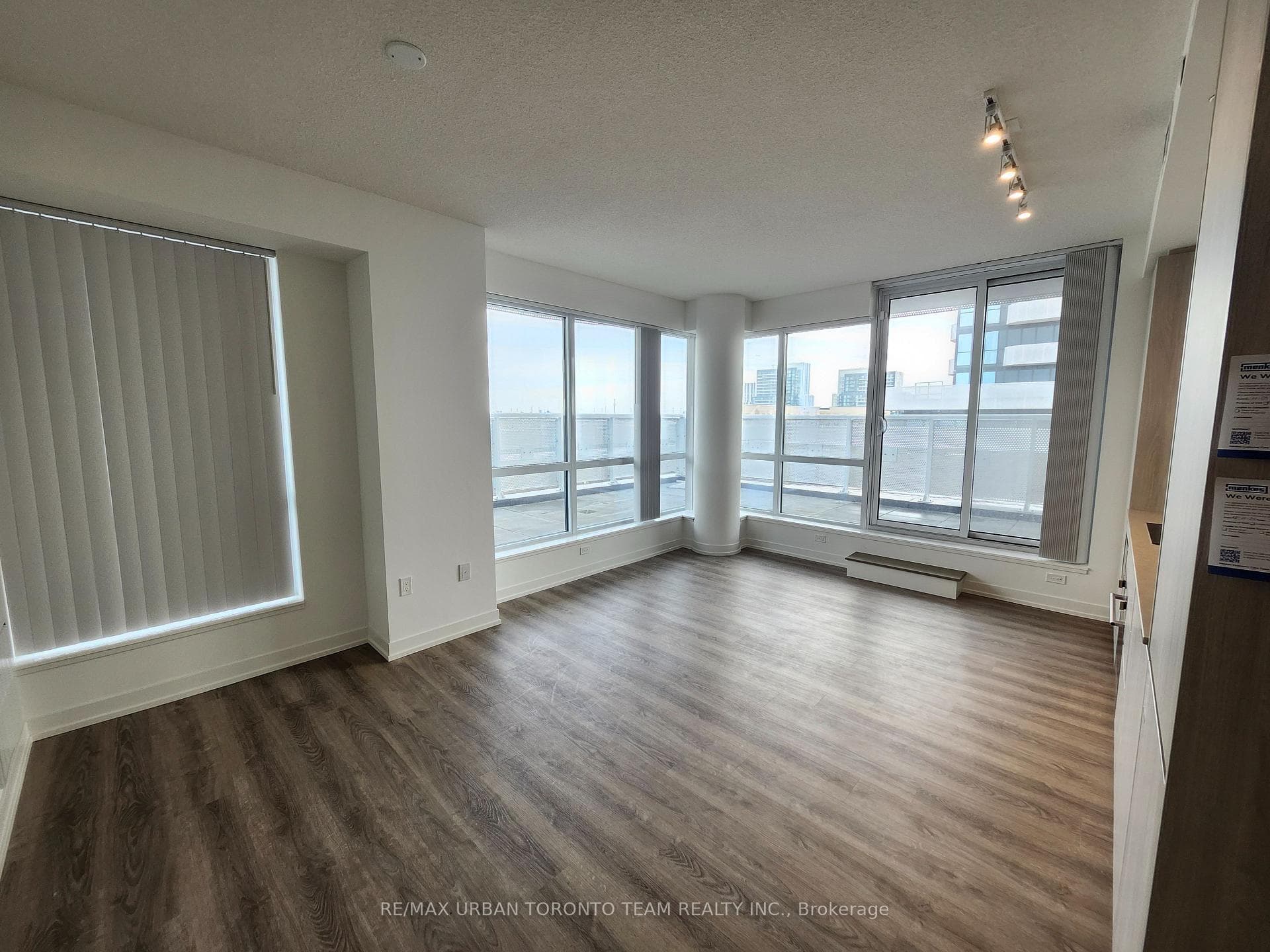 8 Interchange Way Unit 510 photo 1