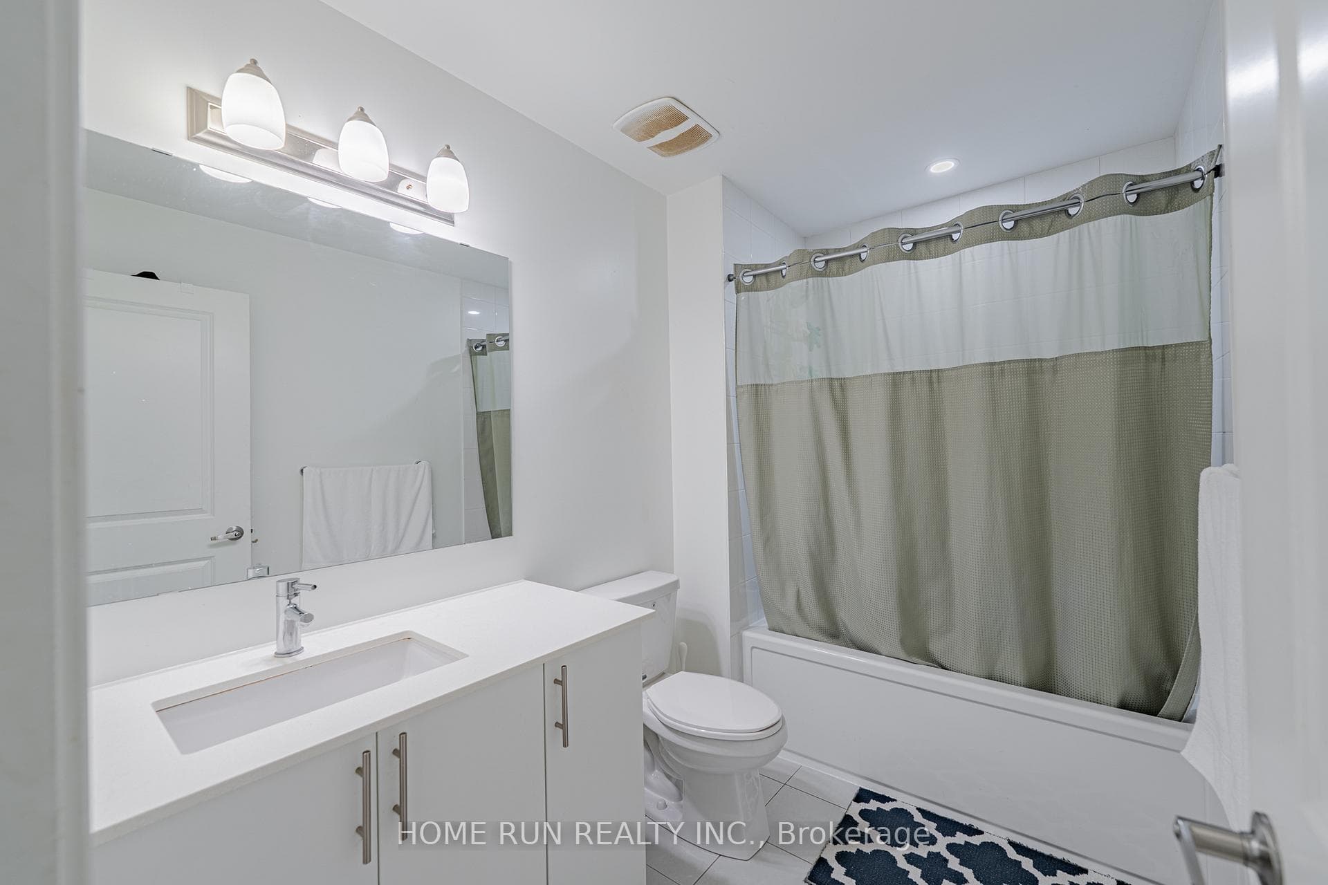 328 Ibanez Walk photo 19