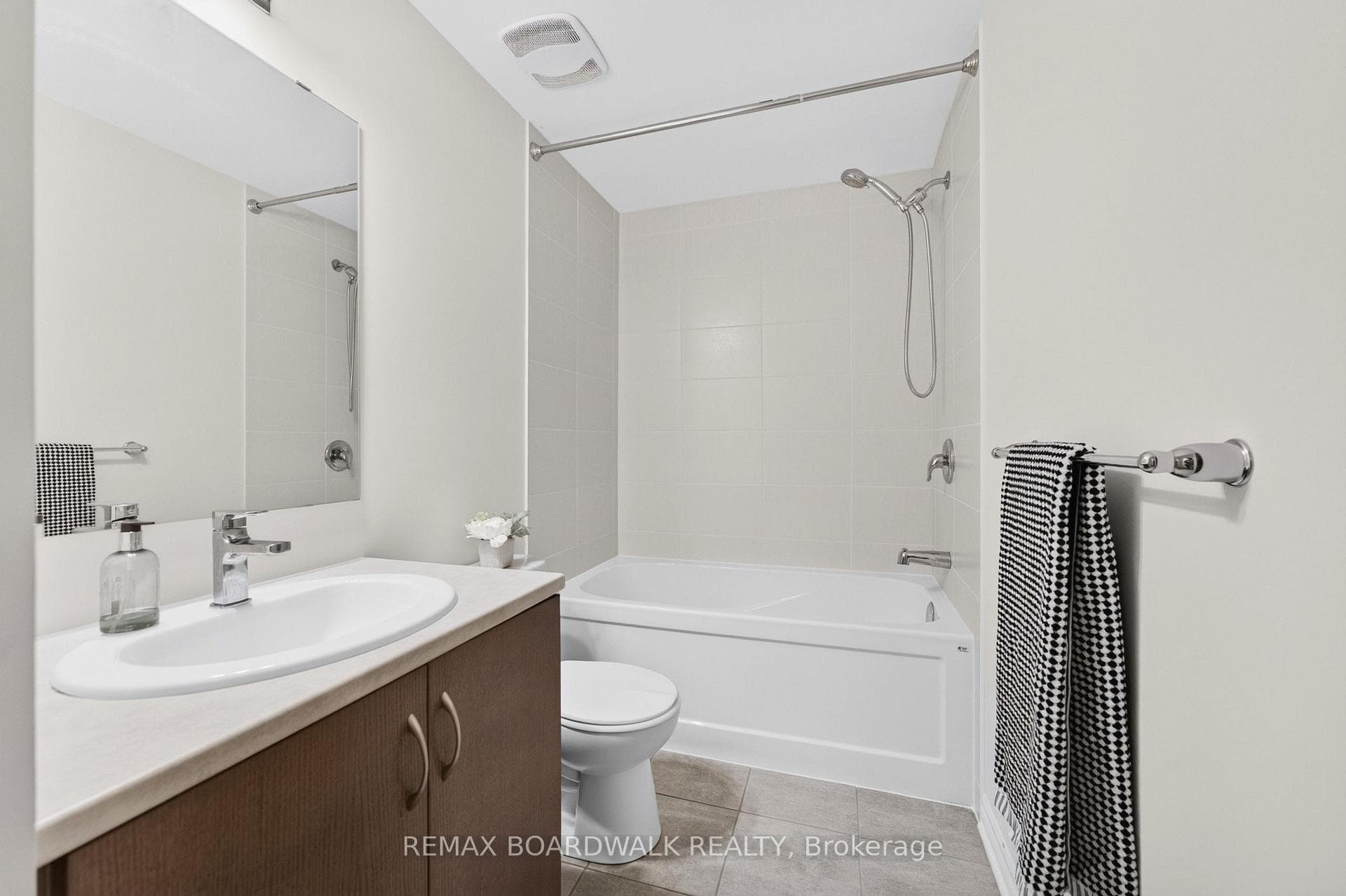 Basement 4 PC Bath