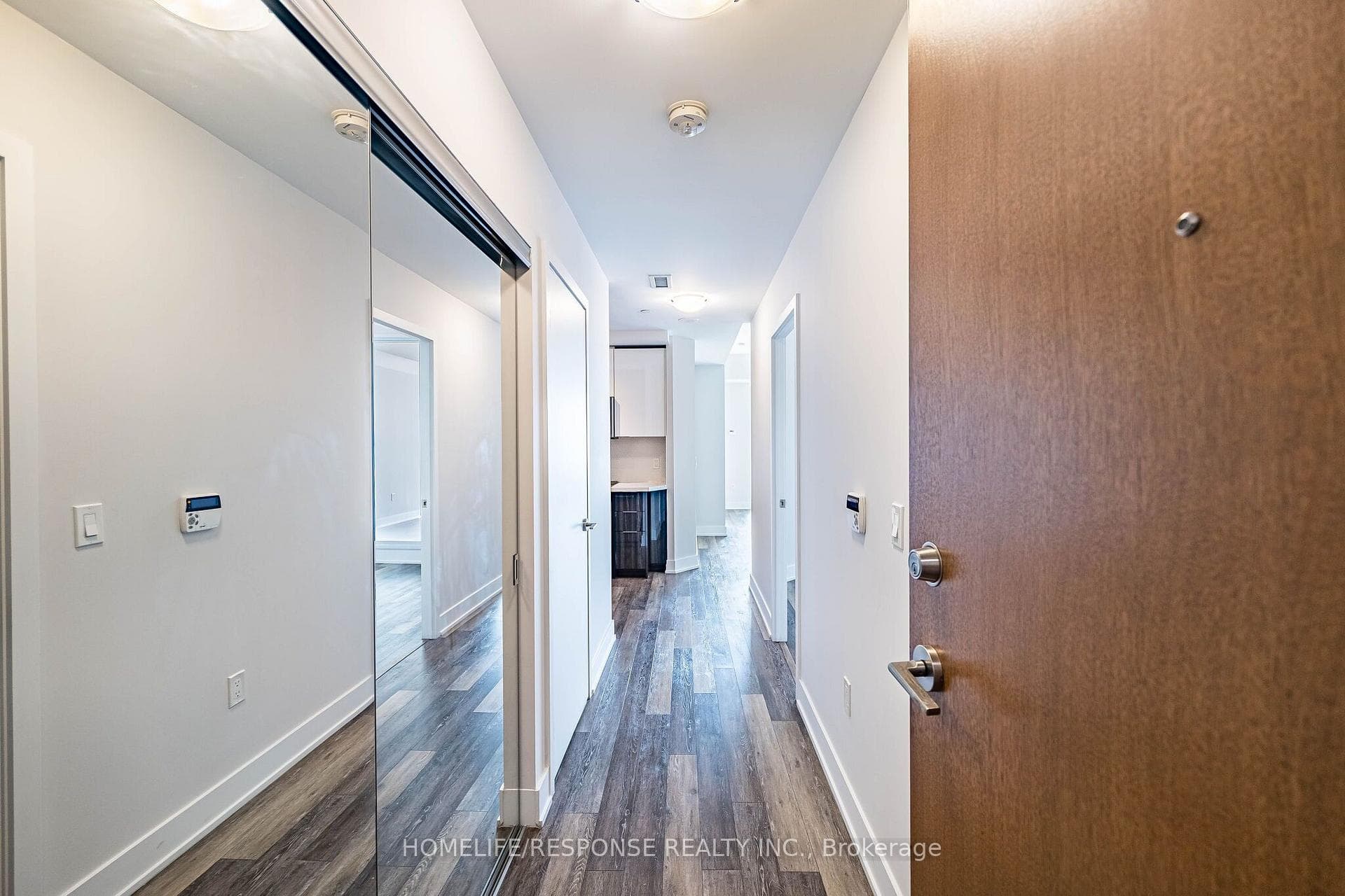 20 SHORE BREEZE Drive Unit 1008 photo 4