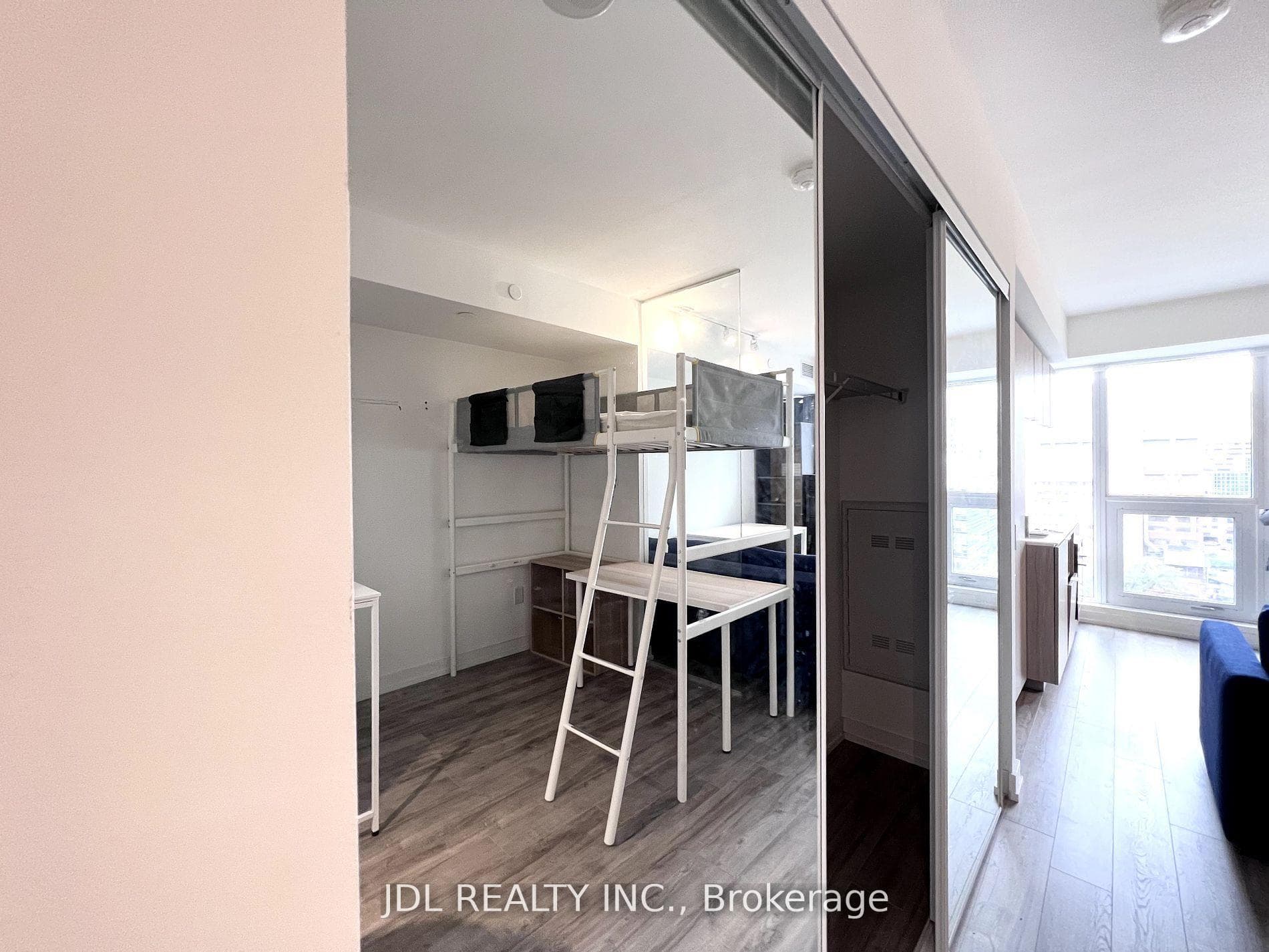 77 SHUTER Street Unit 1715 photo 6