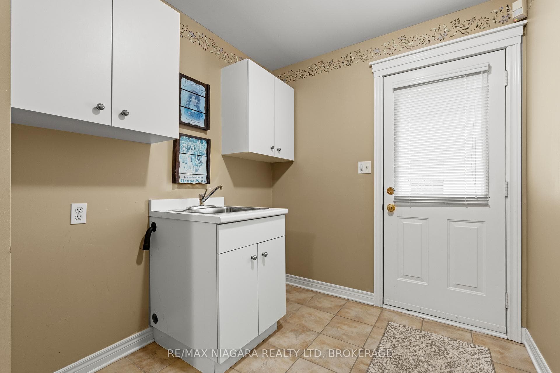 12 OAK Drive photo 18