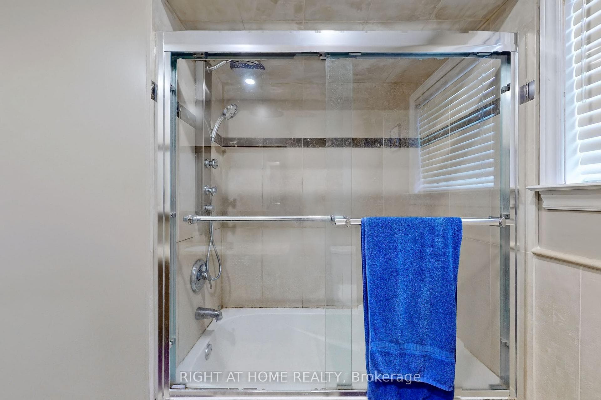 30 Casabel Drive Unit Upper photo 43