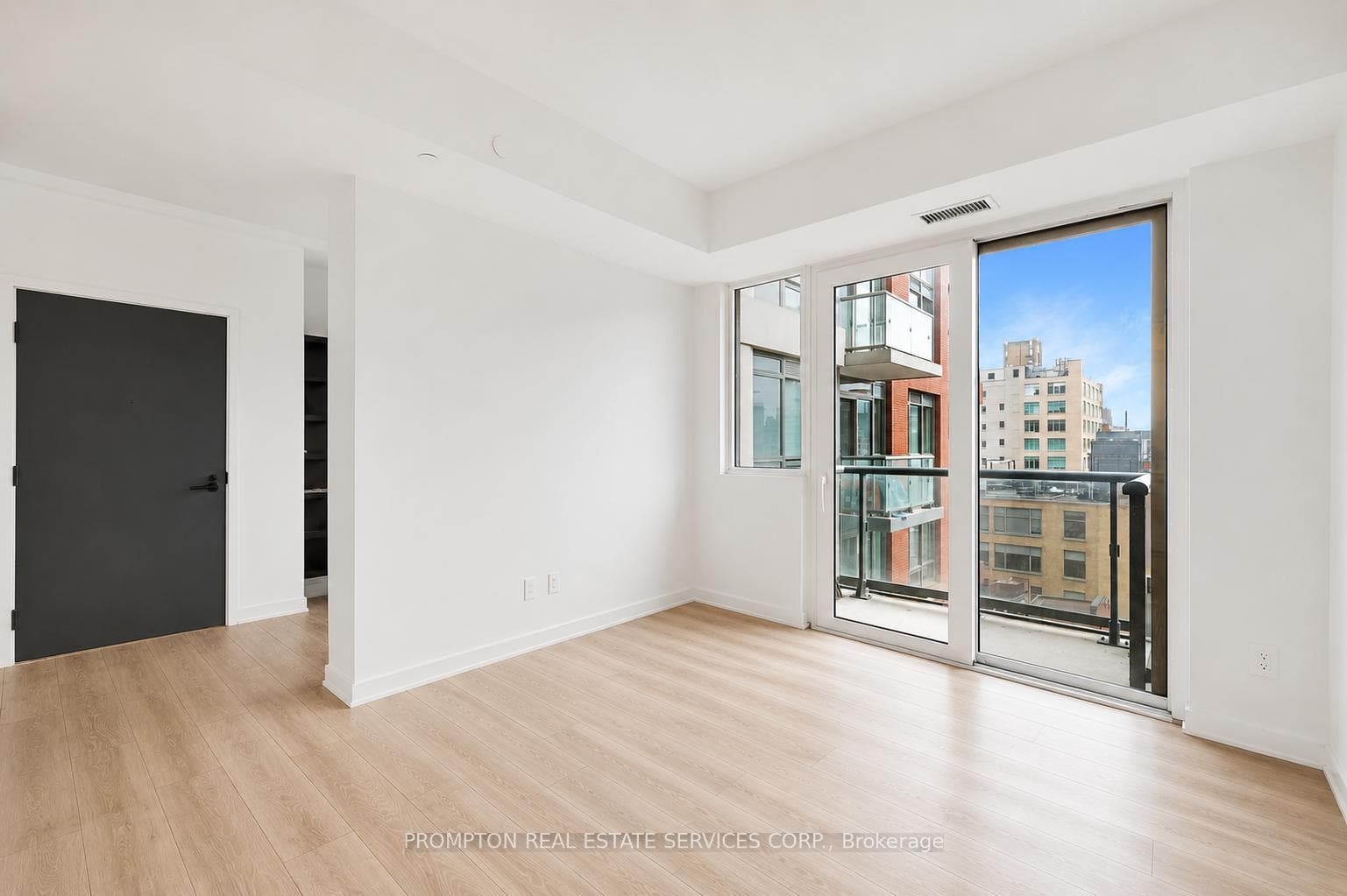108 Peter Street Unit 923 photo 2