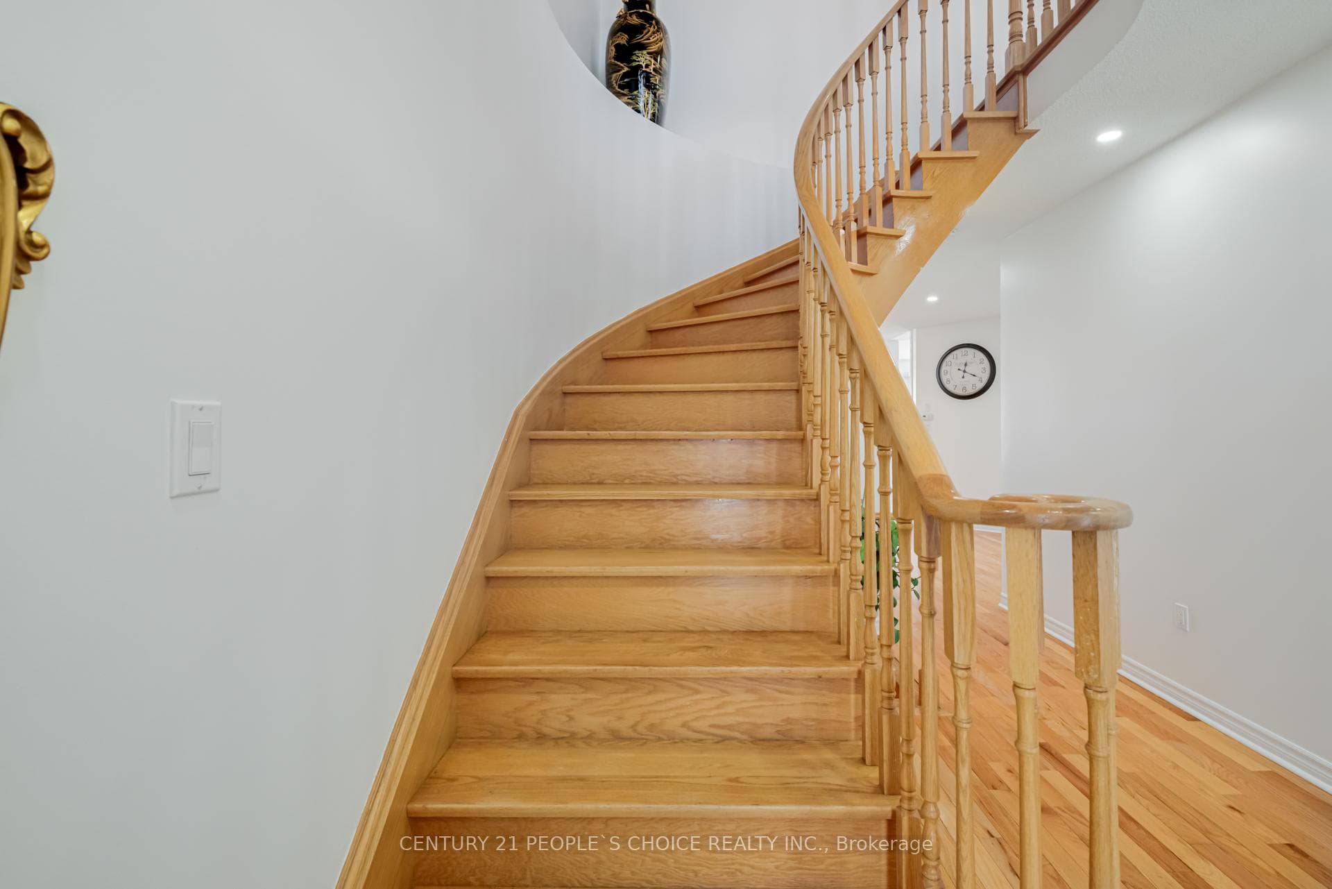 10 Nathaniel Crescent photo 20