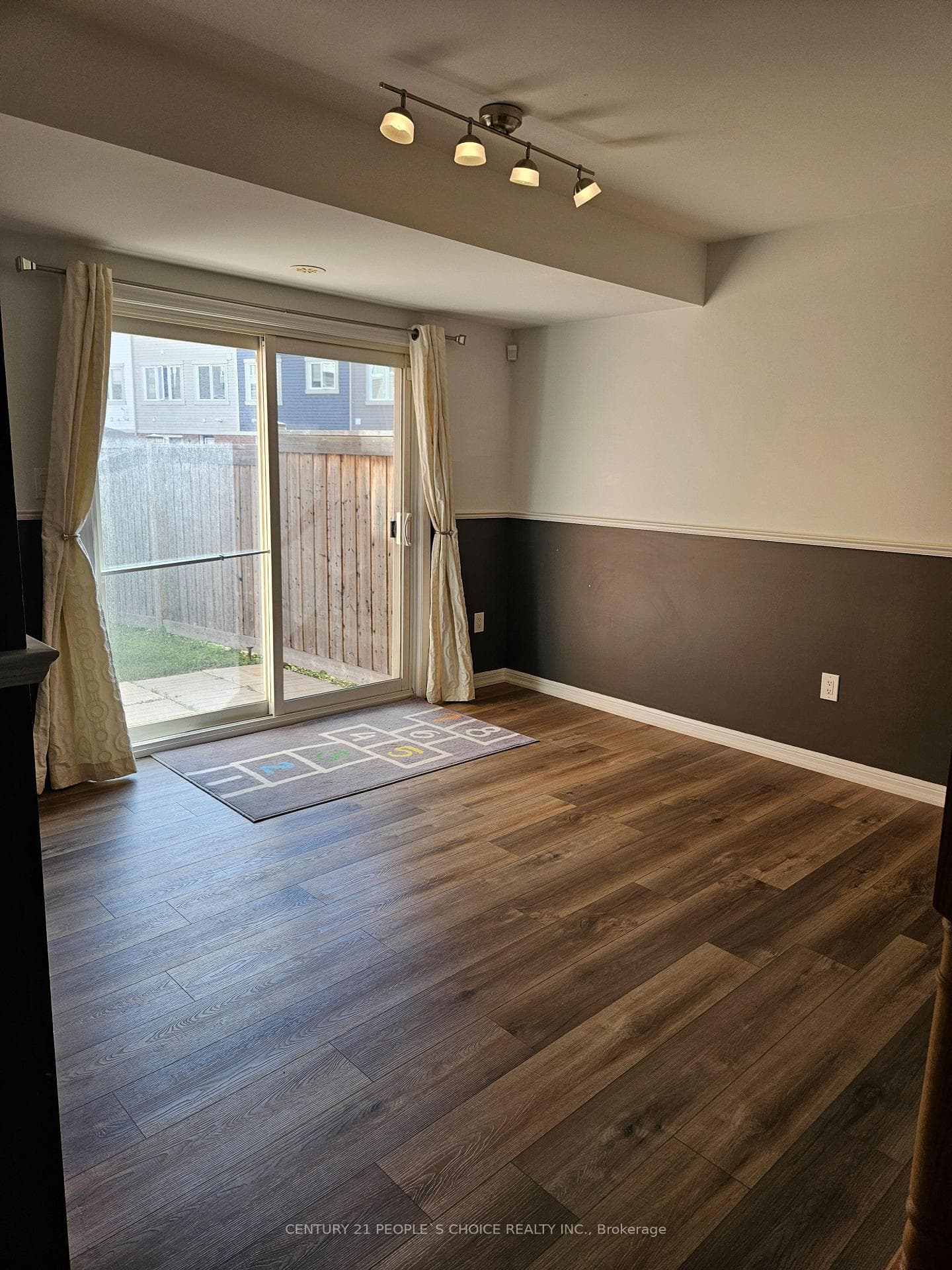 18 Betterton Crescent photo 4