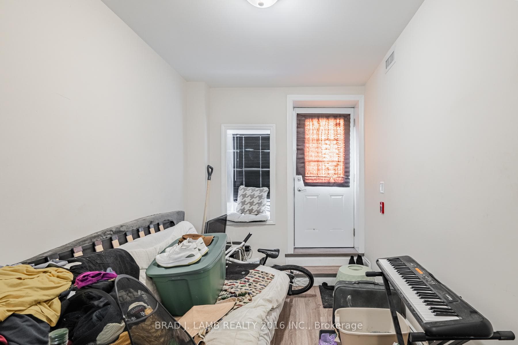 2904A Danforth Avenue Unit 3 photo 8