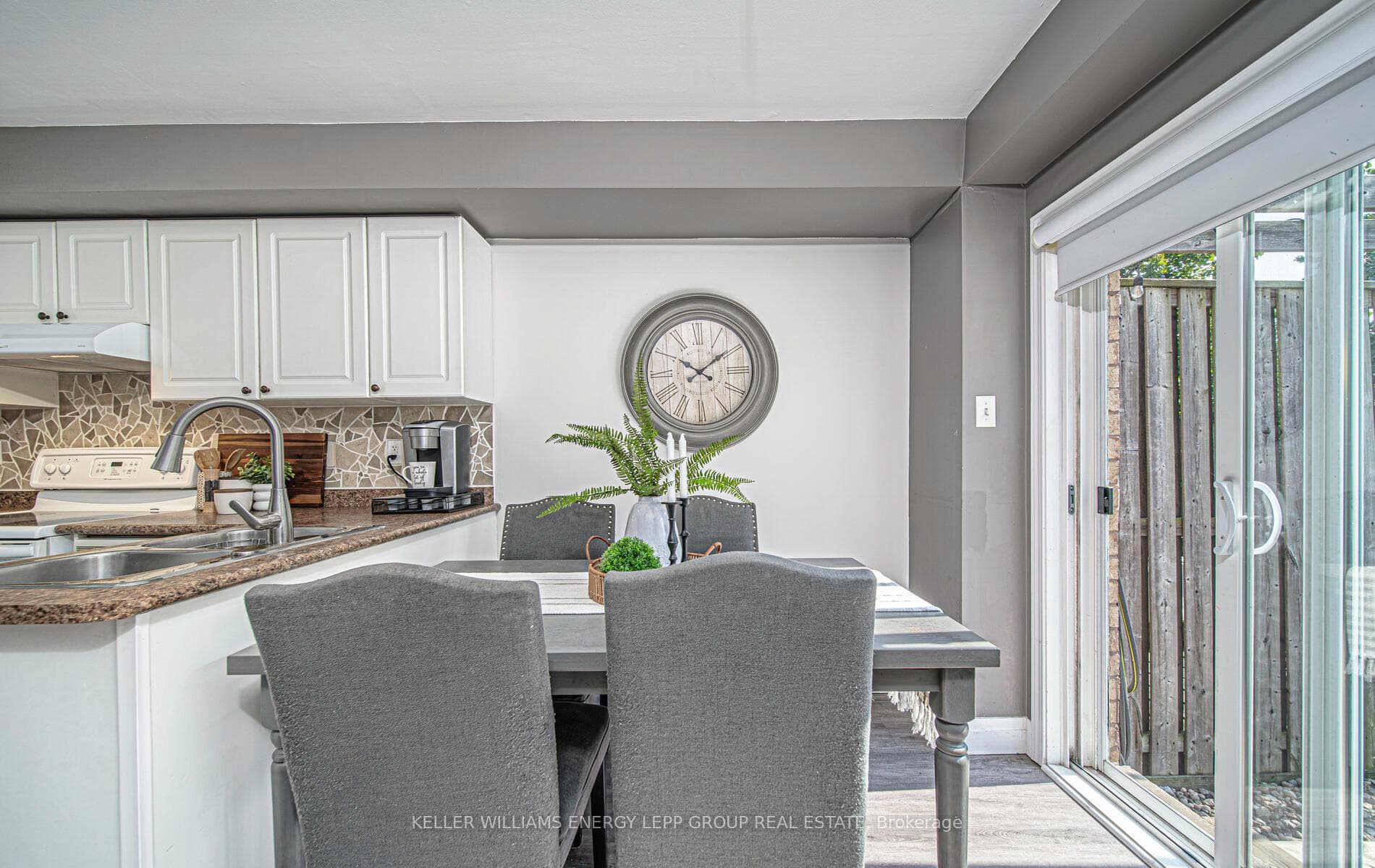 988 Southport Drive photo 12