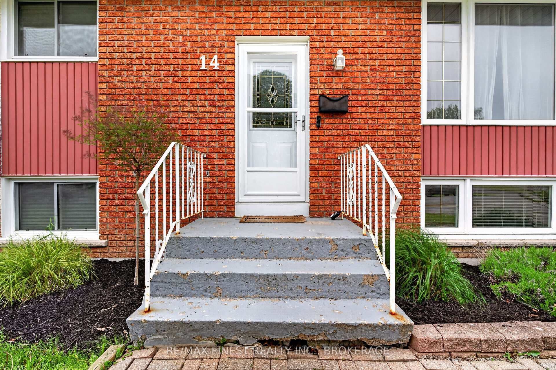 14 Chesterfield Drive photo 5