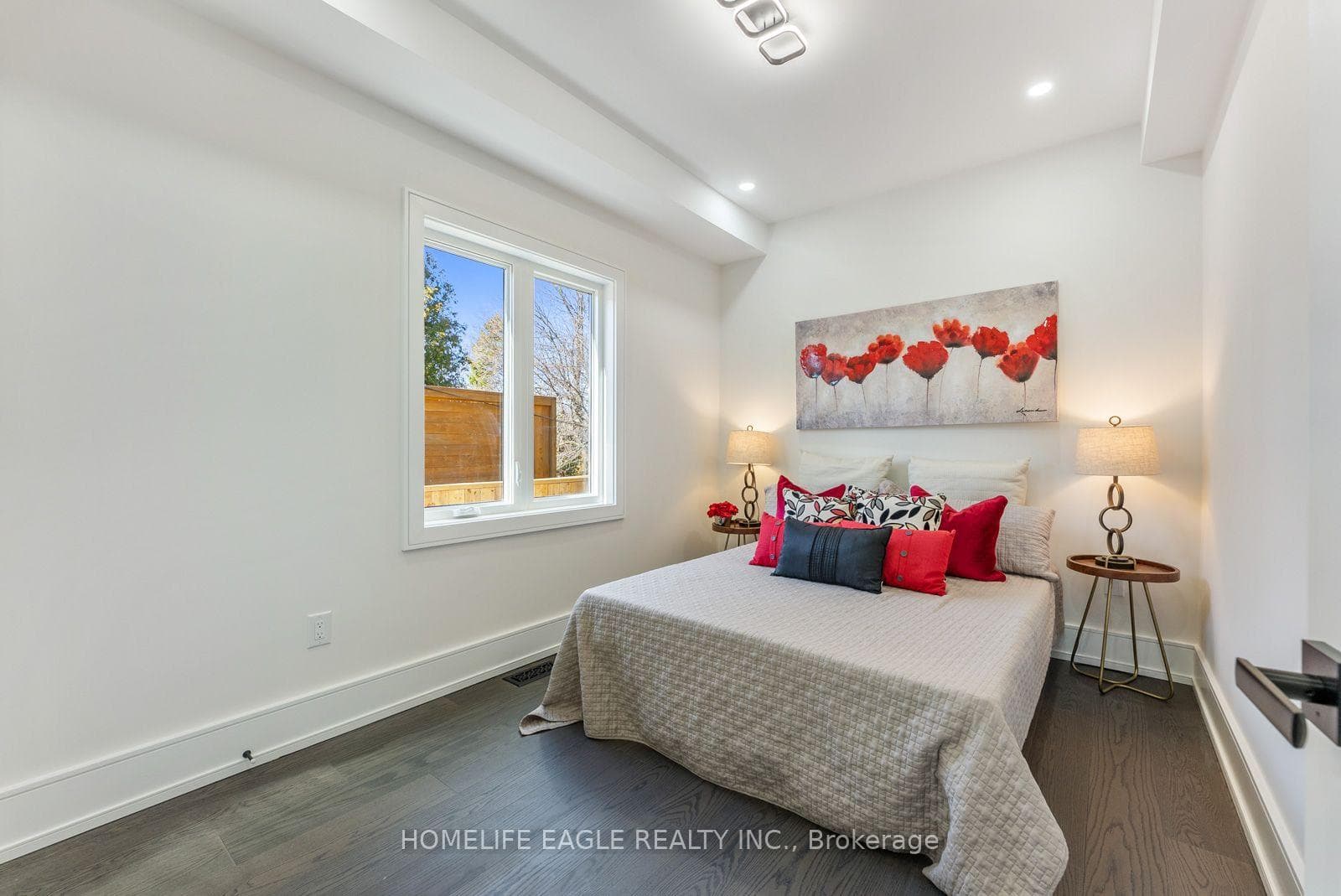 200 Oakridge Drive photo 16