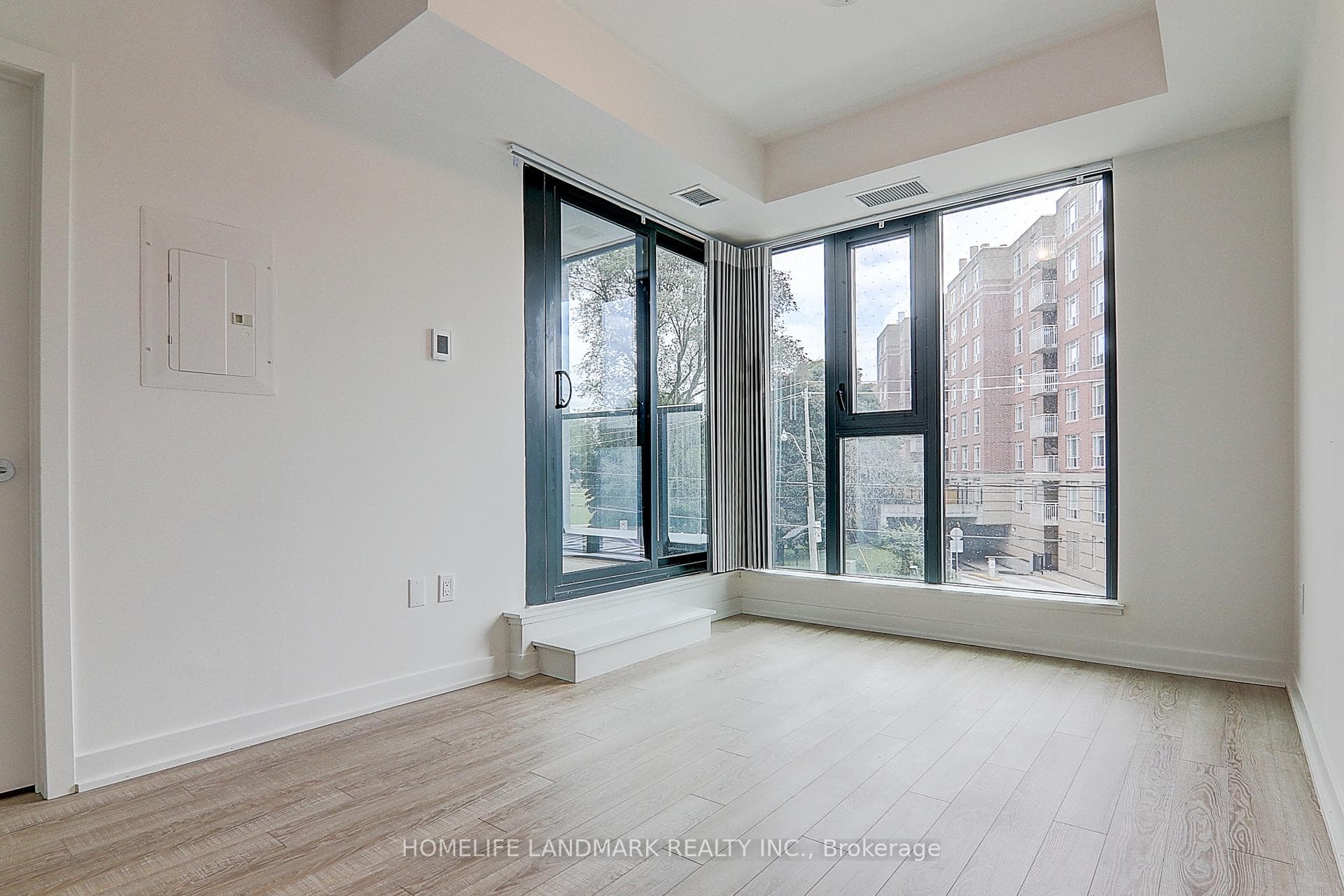 250 Lawrence Avenue Unit 108 photo 26